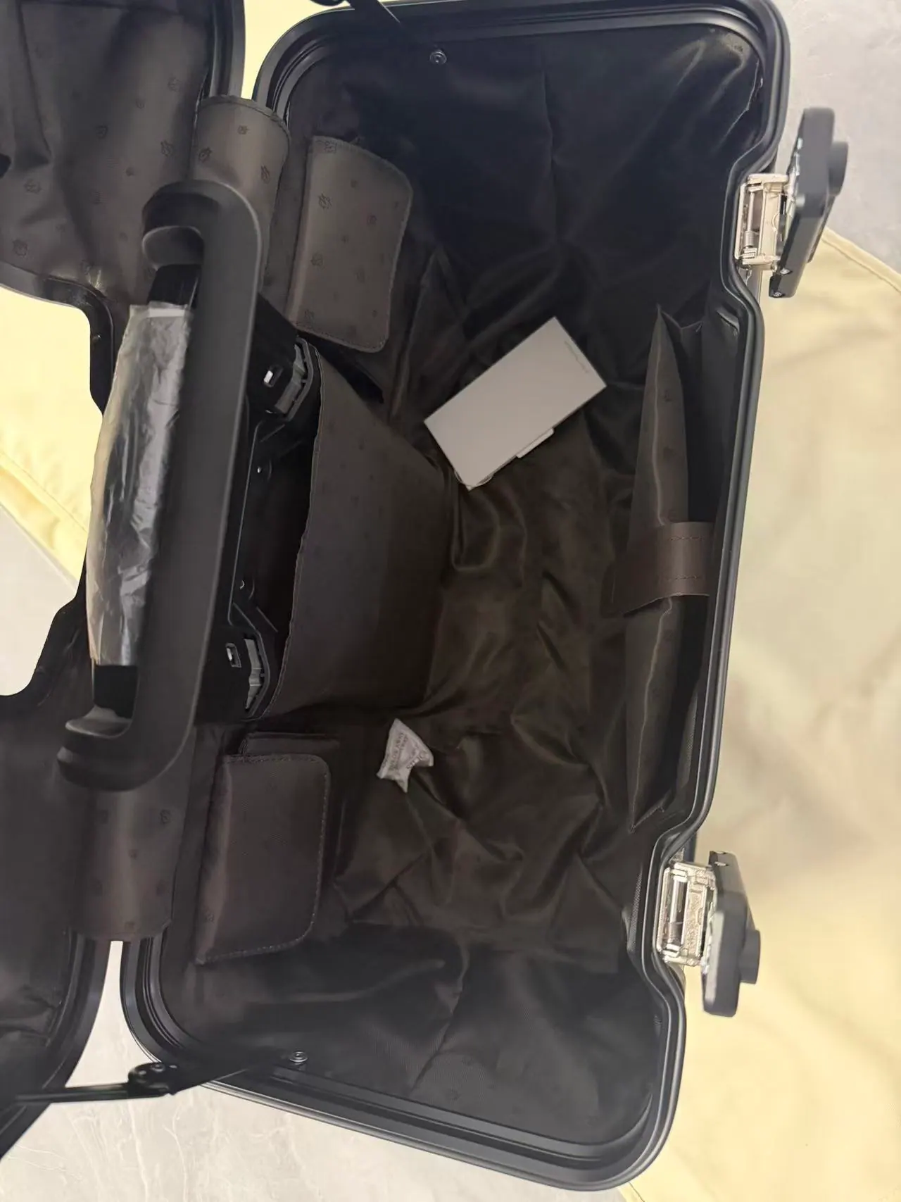 RIMOWA Topas 飞行员登机箱 42 x 50 x 23cm