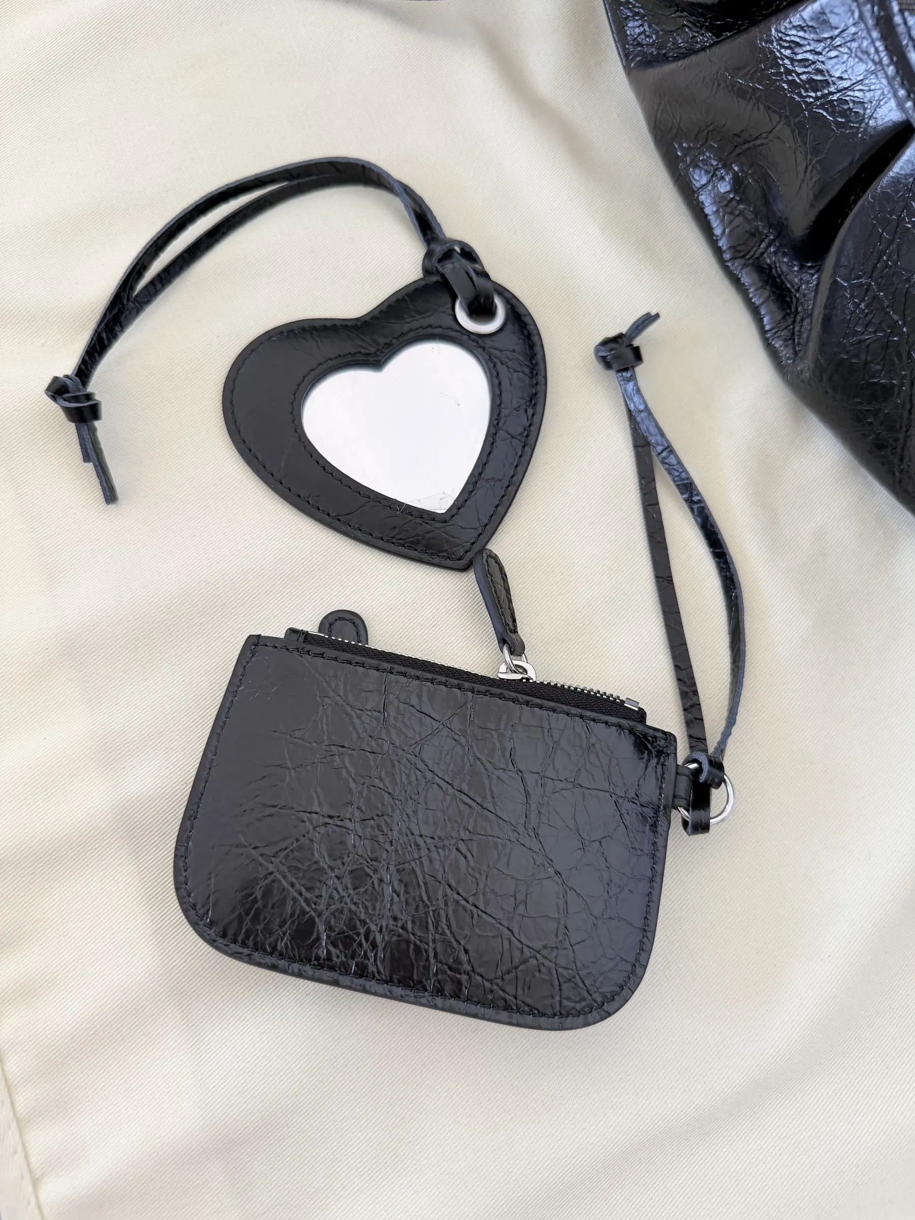 Balenciaga Le Cagole 皮革单肩包 33x16x8.4cm