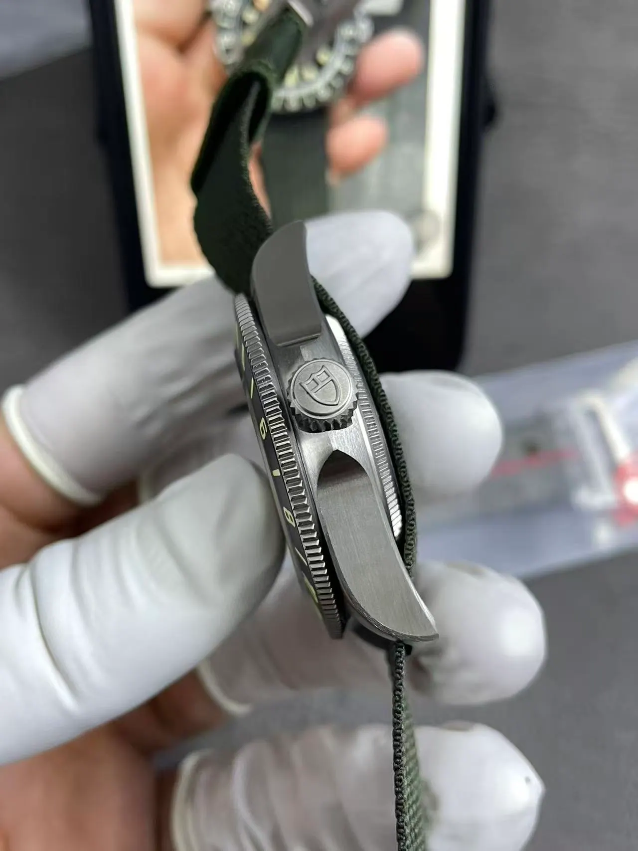 M+ l 3186机芯 l 42mm l TUDOR Pelagos FXD GMT 钛金属表壳