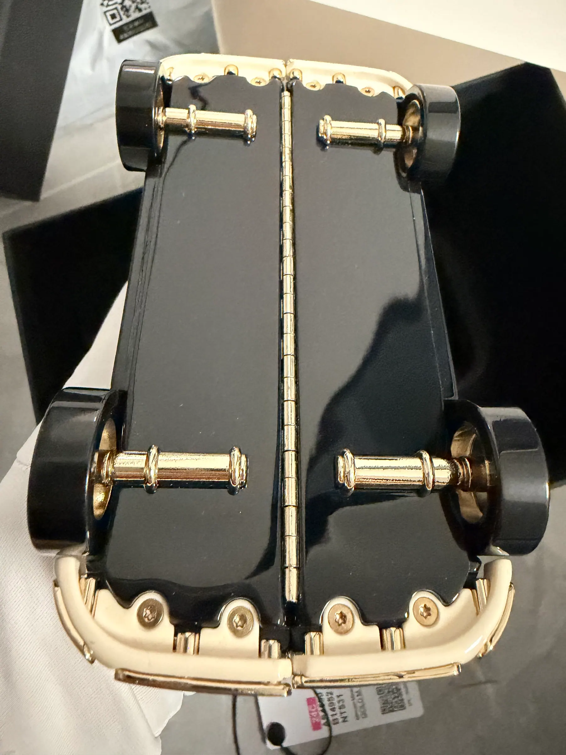 ƆC AS4590 9.4x16x8.7cm