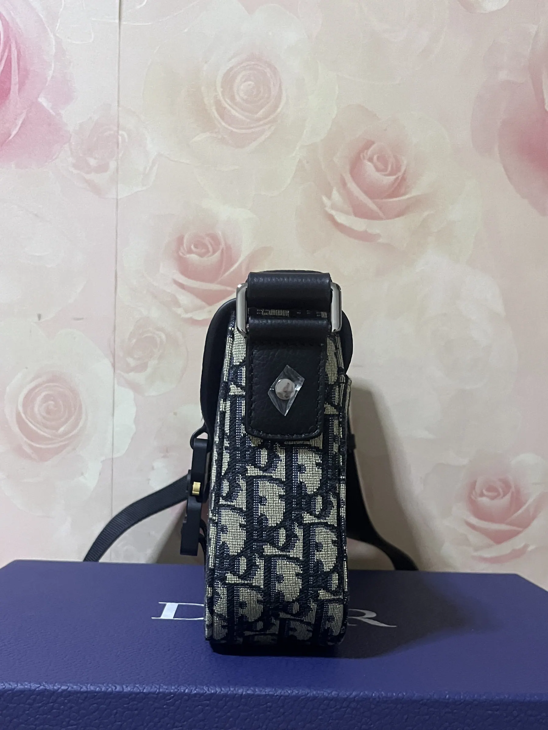 M9 Dior 小号 Saddle 翻盖邮差包 1ADPO049YKS 23 x 17.5 x 6cm