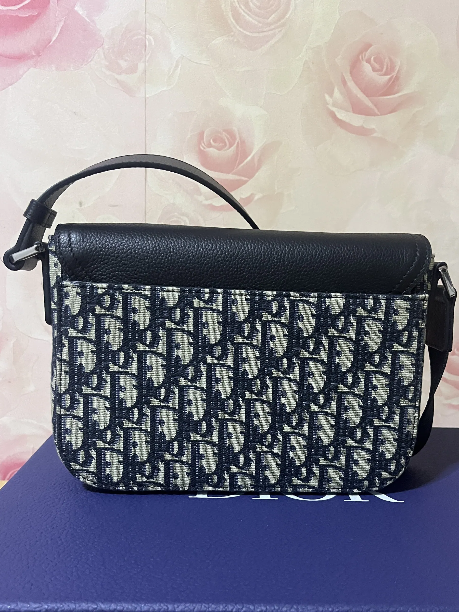 M9 Dior 小号 Saddle 翻盖邮差包 1ADPO049YKS 23 x 17.5 x 6cm