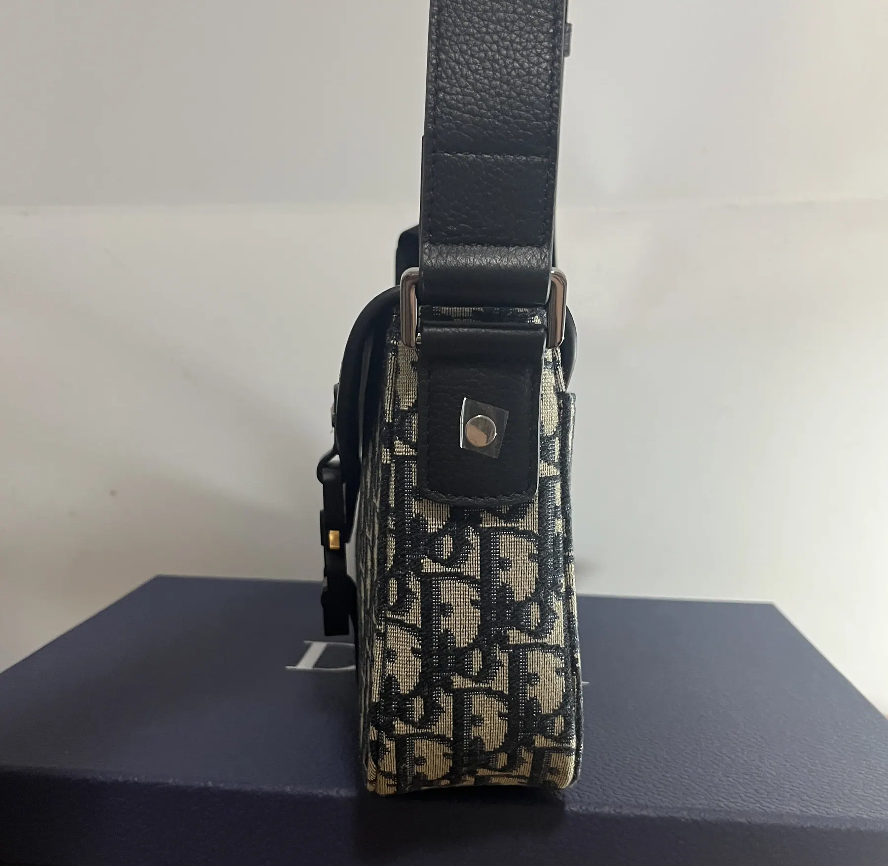 M9 Dior 小号 Saddle 翻盖邮差包 1ADPO049YKS 23 x 17.5 x 6cm