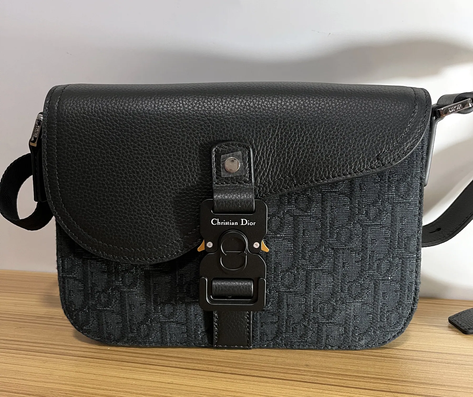 M9 Dior 小号 Saddle 翻盖邮差包 1ADPO049YKS 23 x 17.5 x 6cm