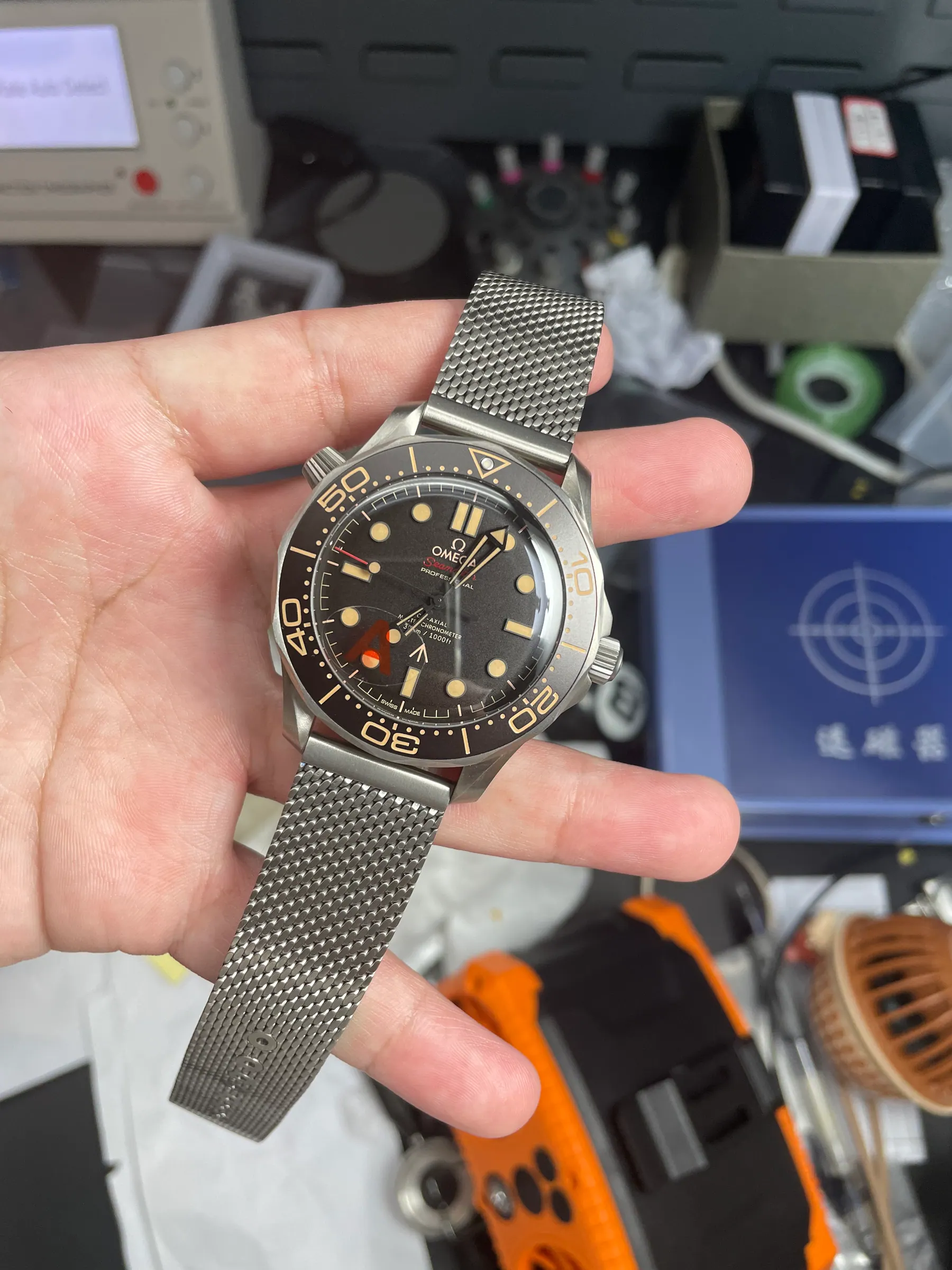 VS | 8806机芯｜42mm l 欧米茄海马潜水300M 210.30.42.20.06.002 钛金属表链