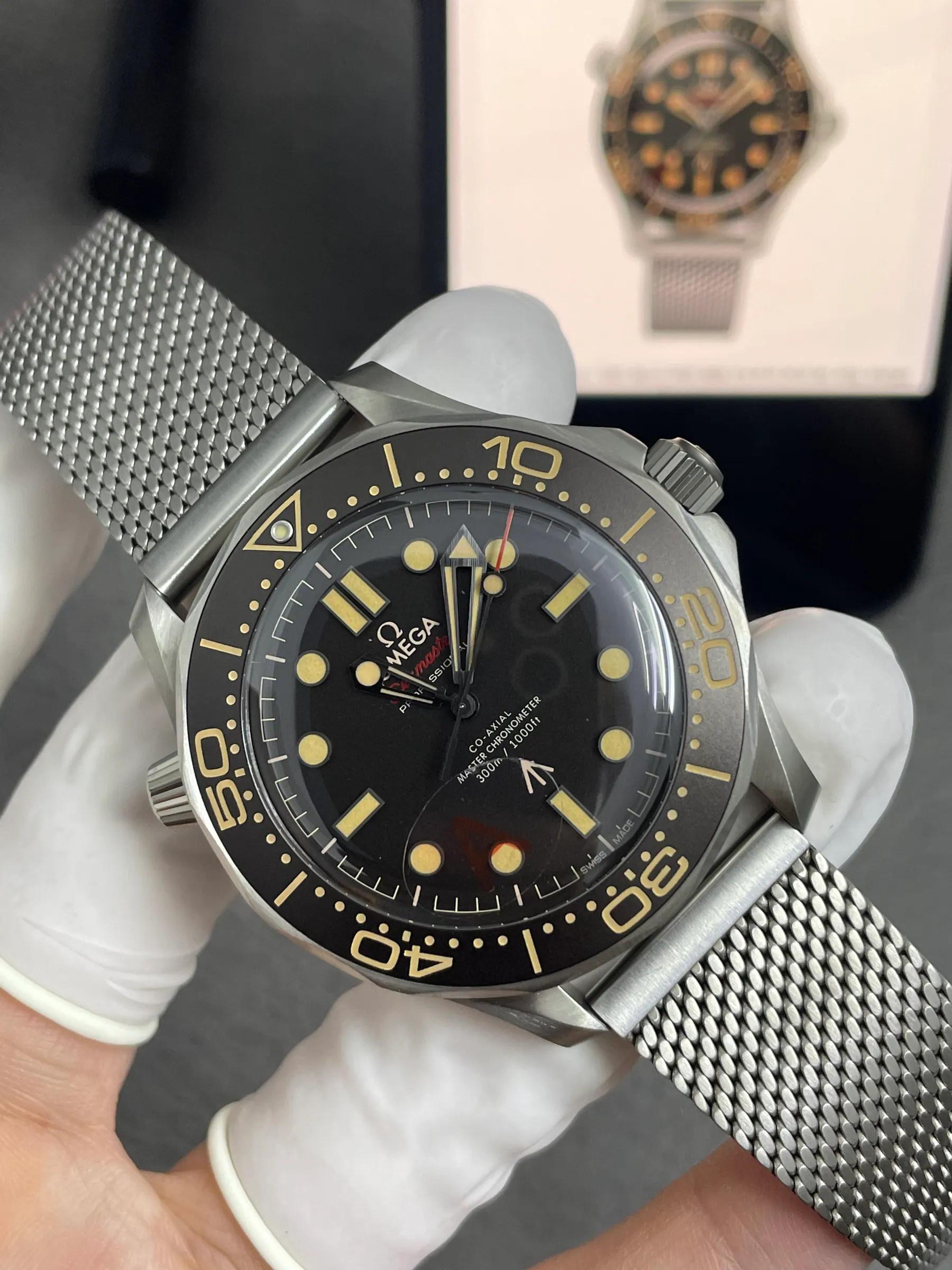 VS | 8806机芯｜42mm l 欧米茄海马潜水300M 210.30.42.20.06.002 钛金属表链