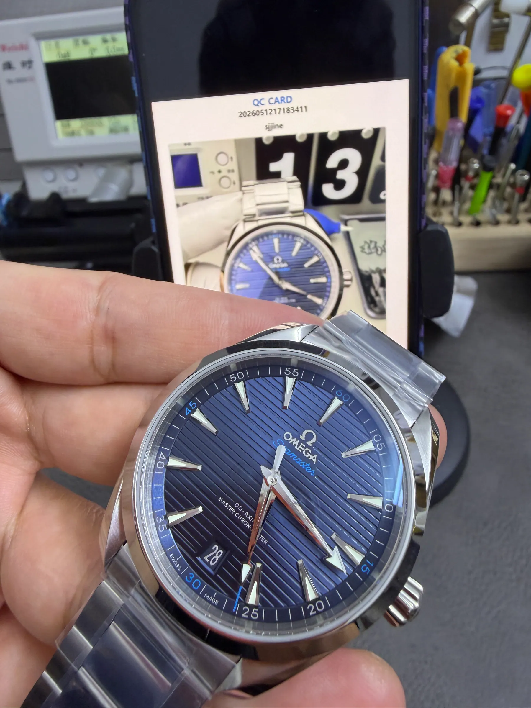 VS | 8900机芯 | 41mm | 海马 Aqua Terra 150M