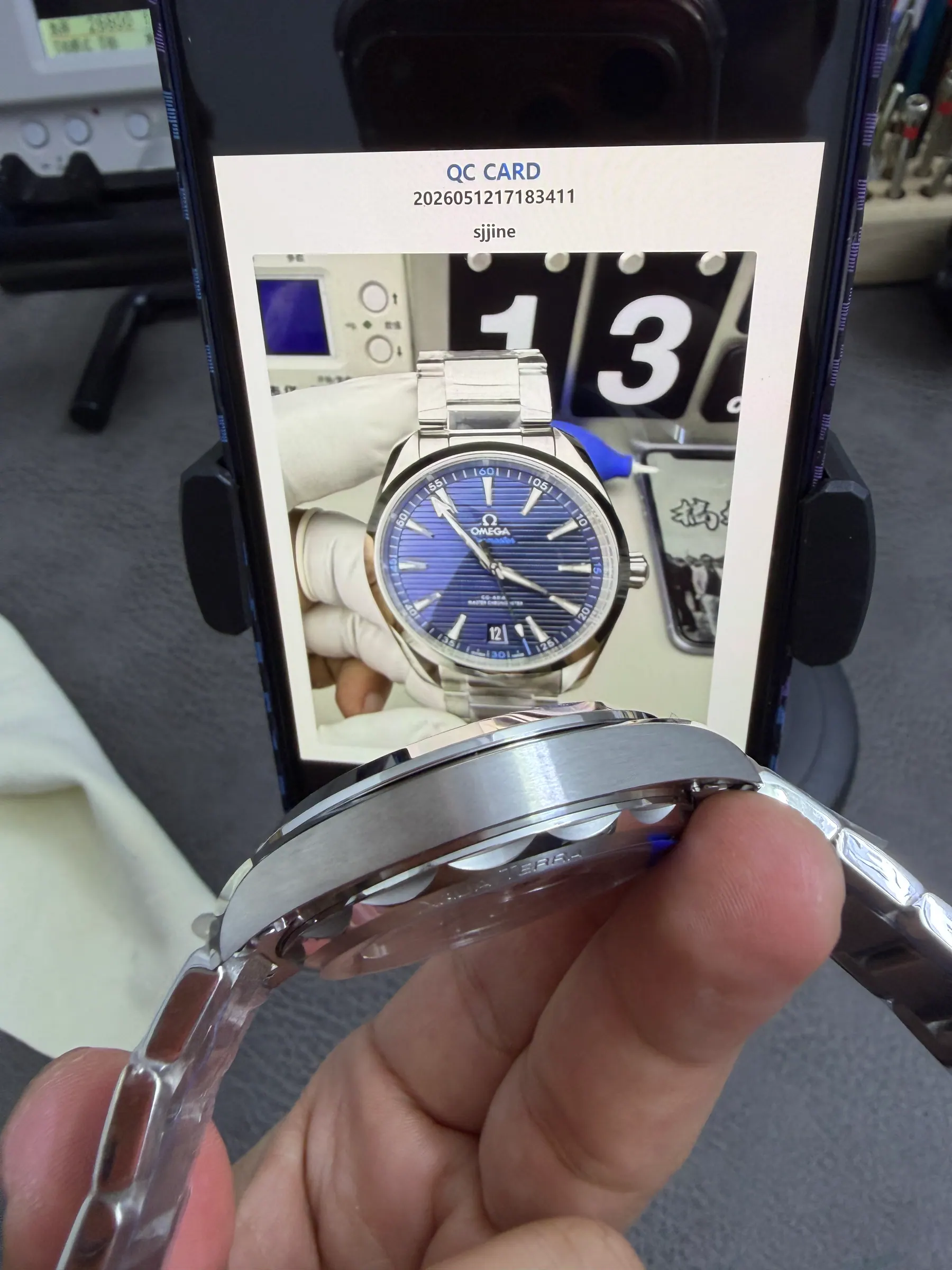 VS | 8900机芯 | 41mm | 海马 Aqua Terra 150M