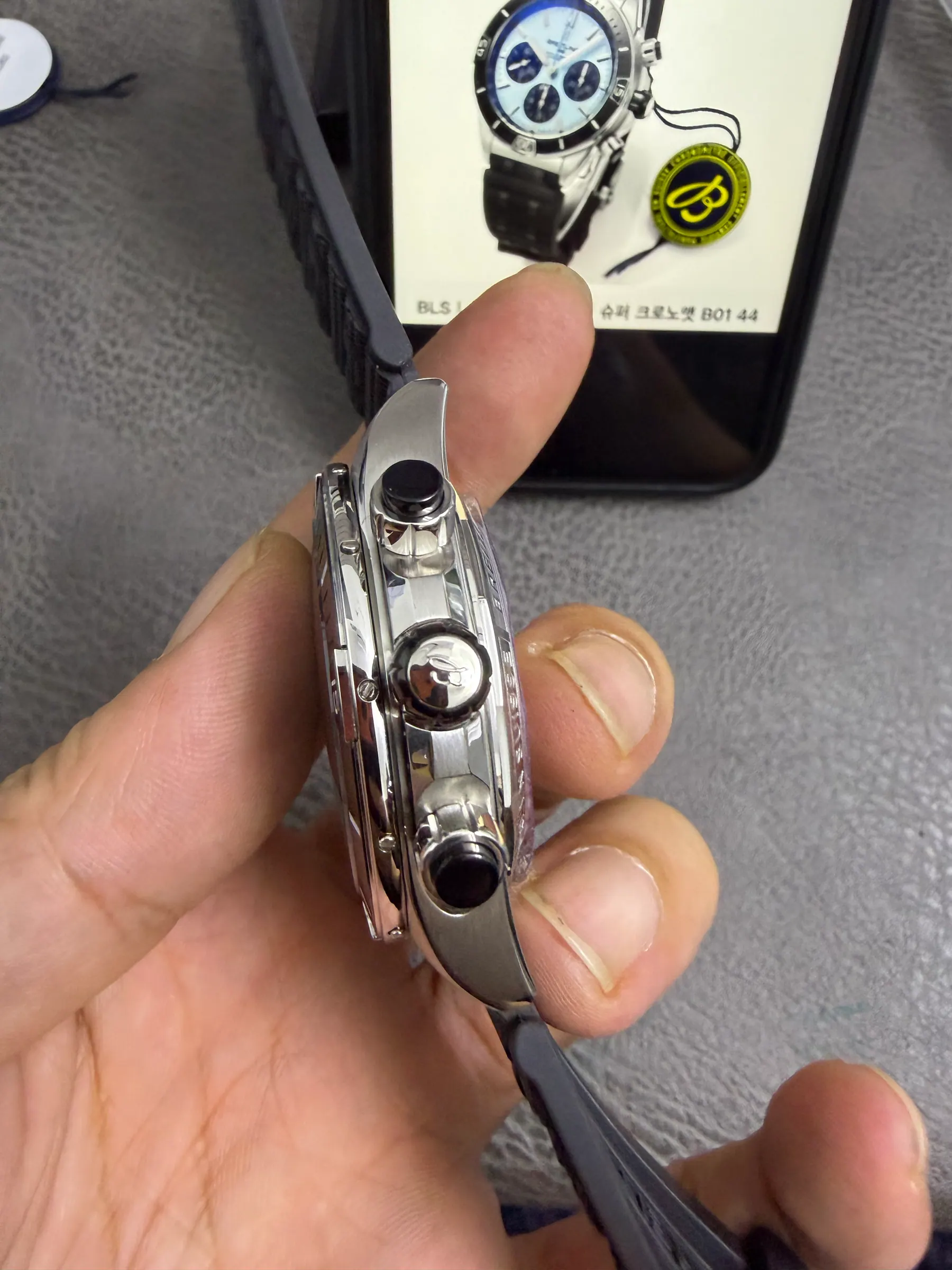 BLS l 44mm百年灵超级机械计时 B01 44