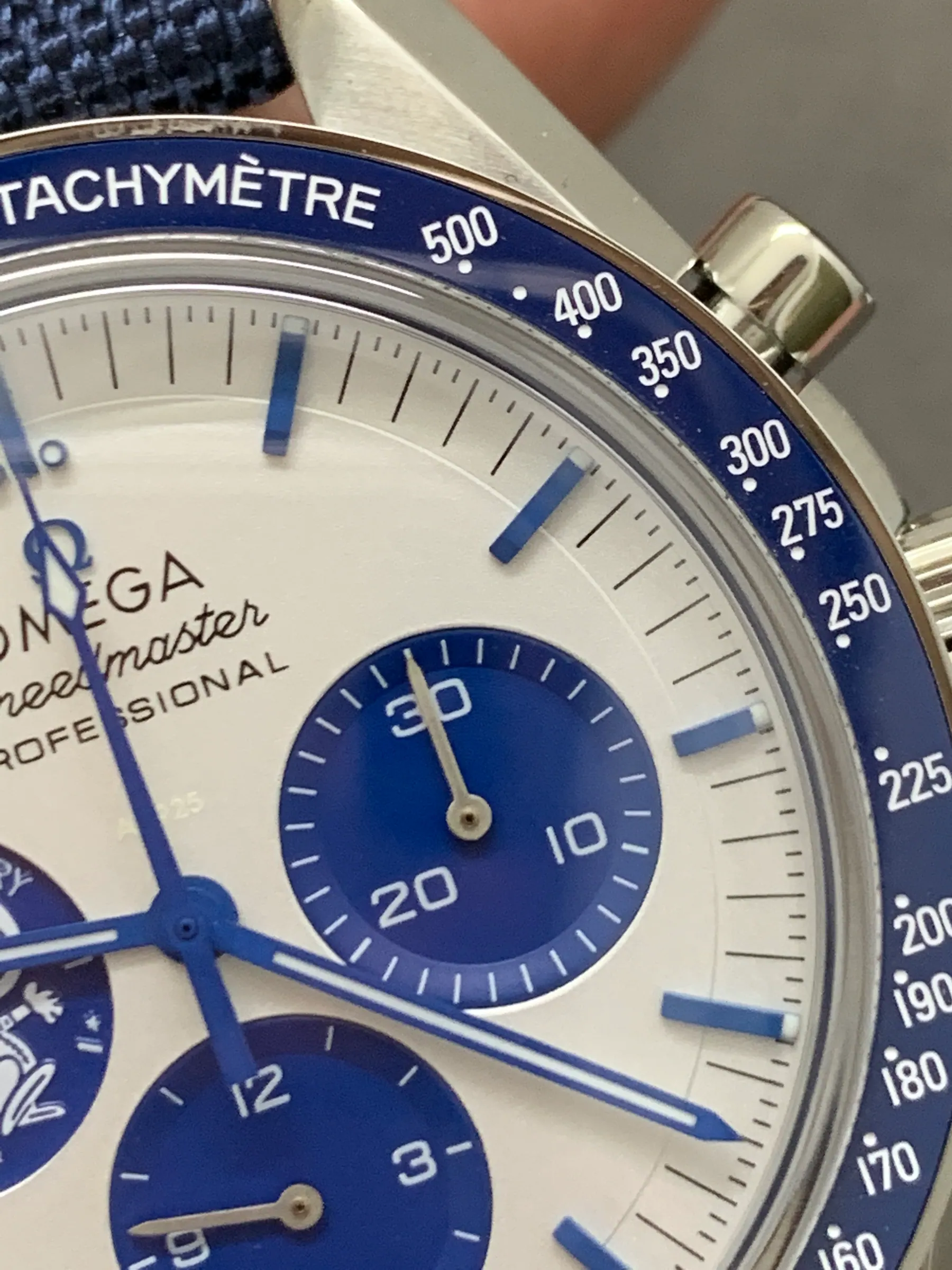 SMF OMEGA Speedmaster Anniversary Series “Silver Snoopy Award” 310.32.42.50.02.001