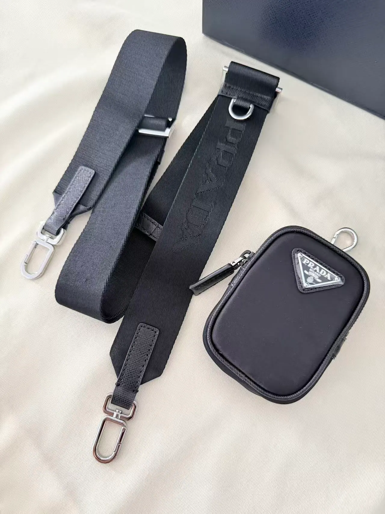 Prada Brique 再生尼龙和 Saffiano 皮革手袋 2VH070 19x12.5x5.5cm