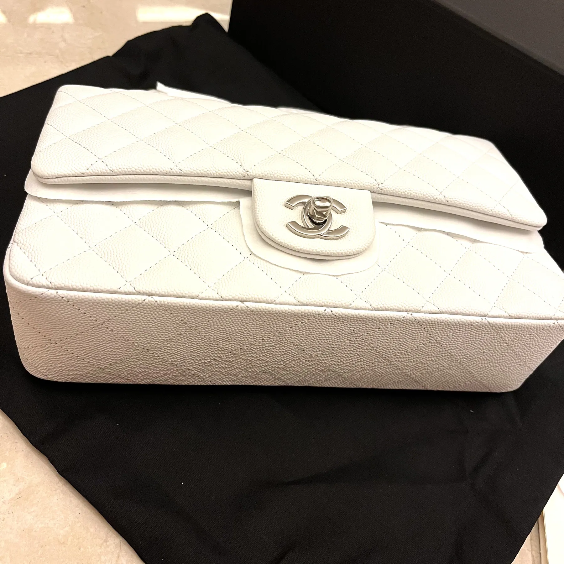 ƆC Classic Caviar Flap Bag Medium 25cm 112