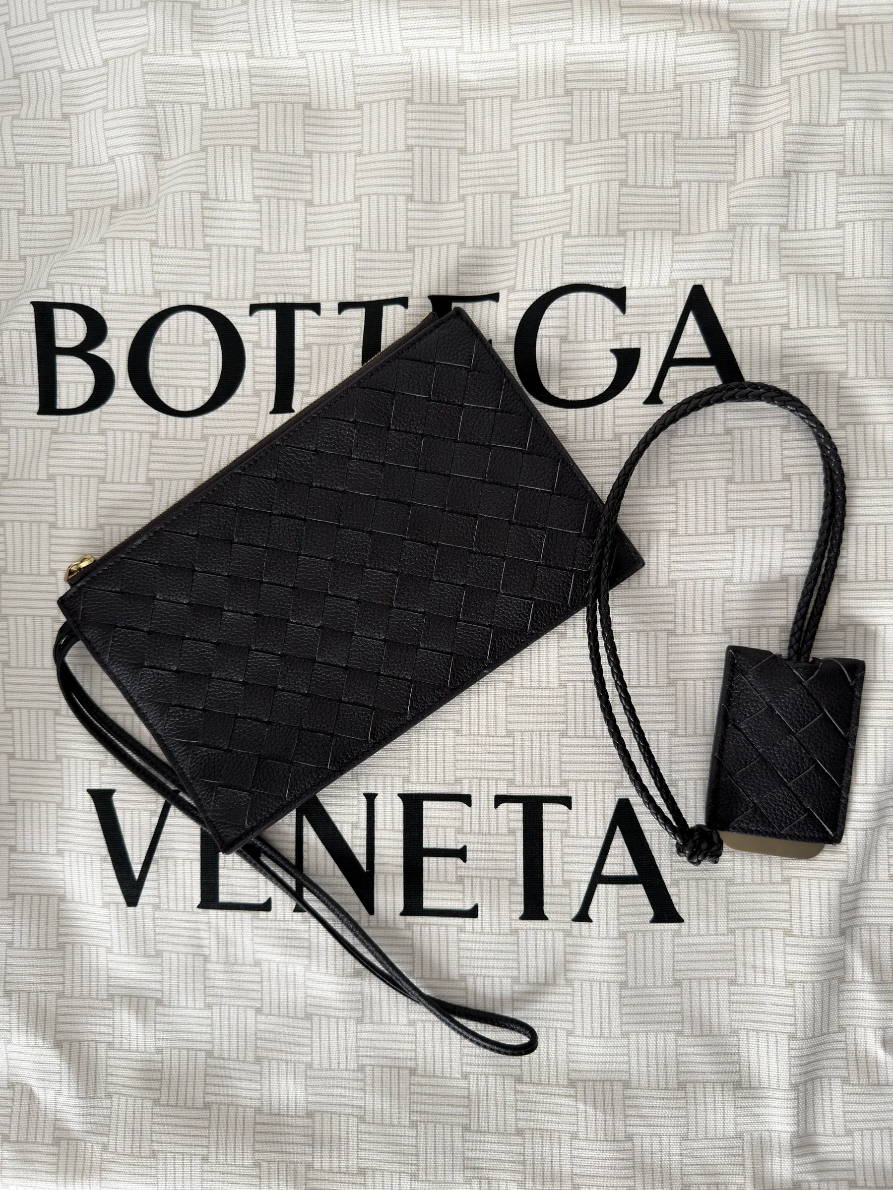 Bottega Veneta Campana 大号档案廓形单肩包 844251 39*24*18.5cm