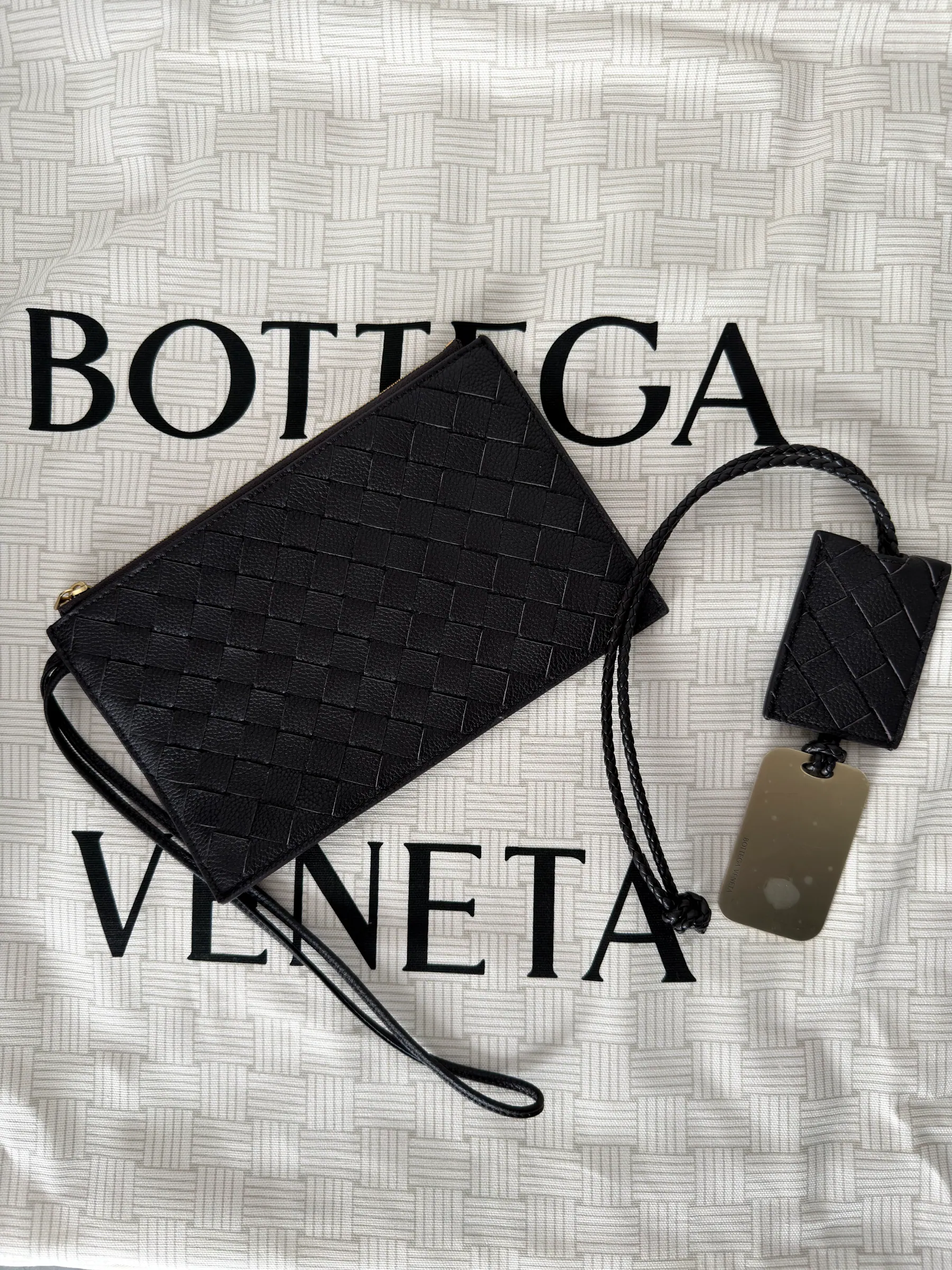Bottega Veneta Campana 大号档案廓形单肩包 844251 39*24*18.5cm