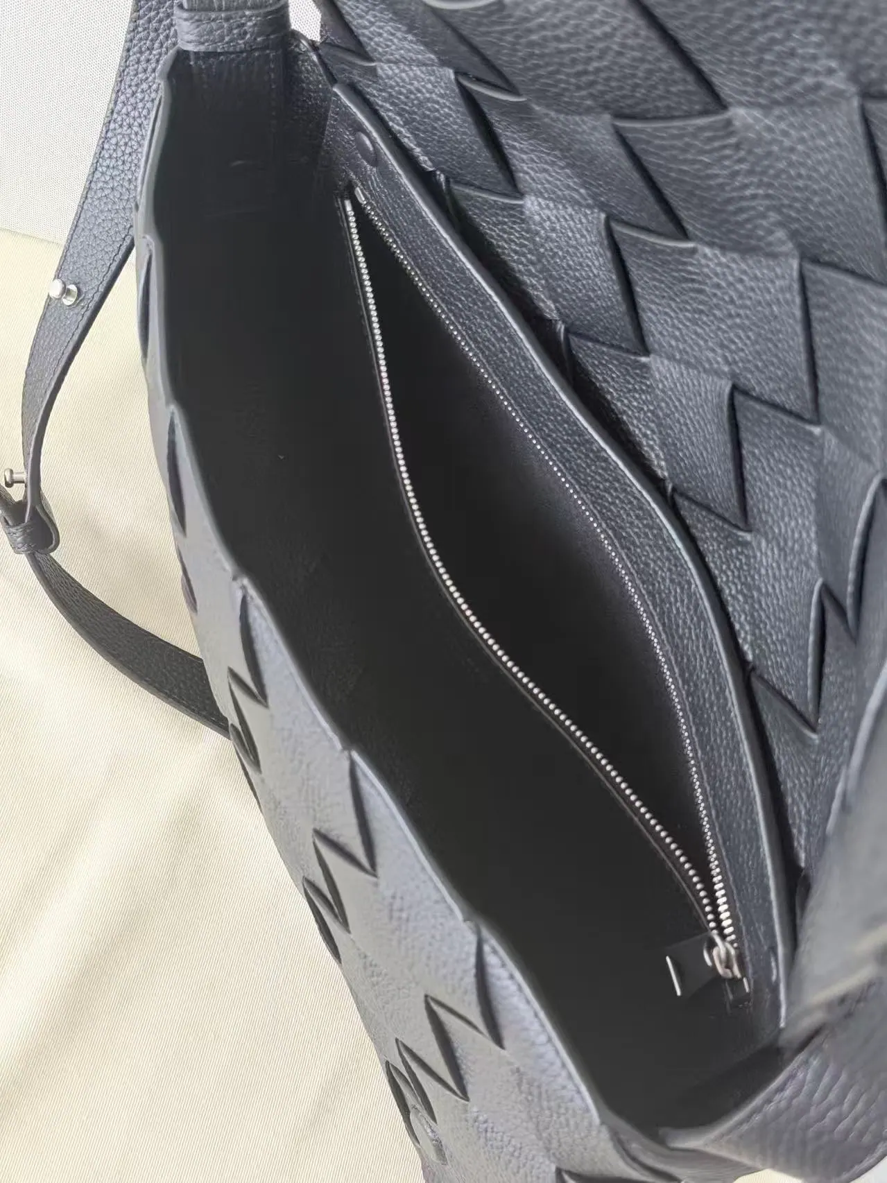 25SS 葆蝶家 M 大号 Diago 斜挎邮差包 815796 32*21.5*5cm