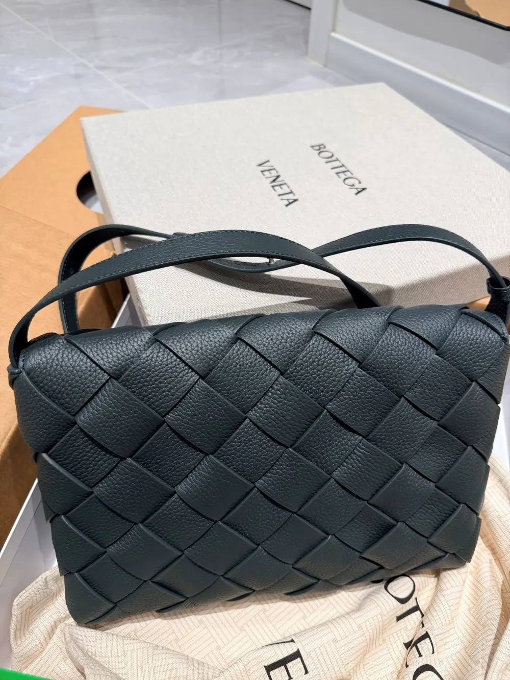 25SS Bottega Veneta M 大号 Diago 斜挎邮差包 815796 32*21.5*5cm