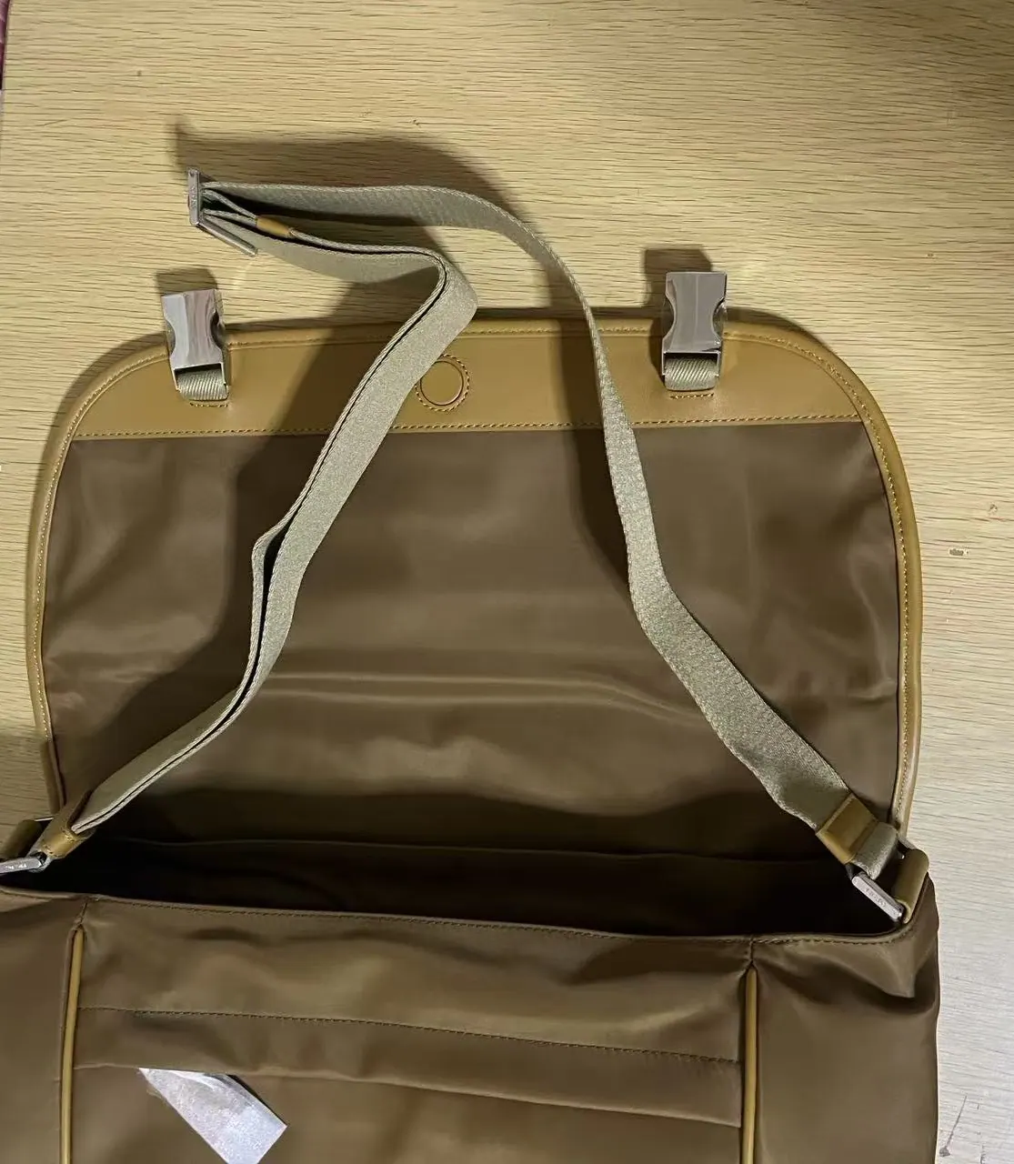 普拉达 2VD052｜大号邮差包 30x27.5x14.5cm