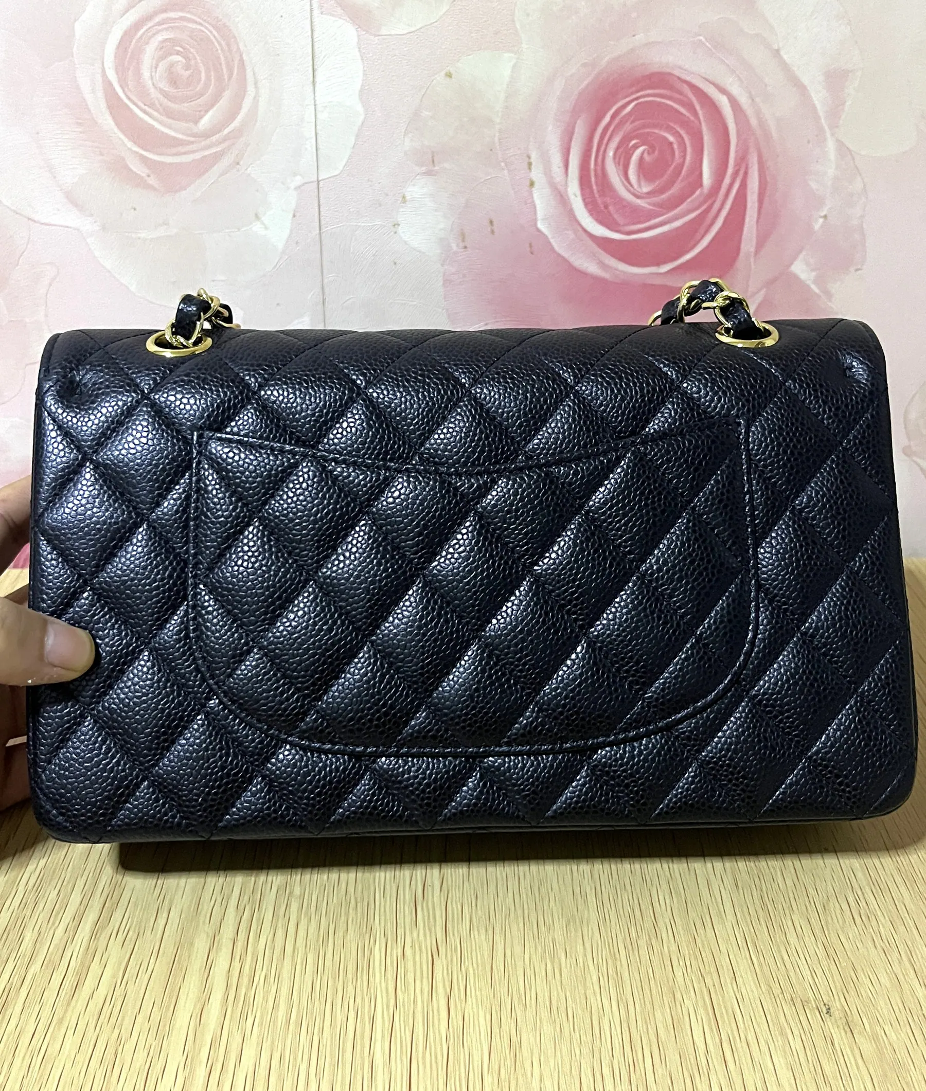 ƆC 经典鱼子酱翻盖包 中号 25cm