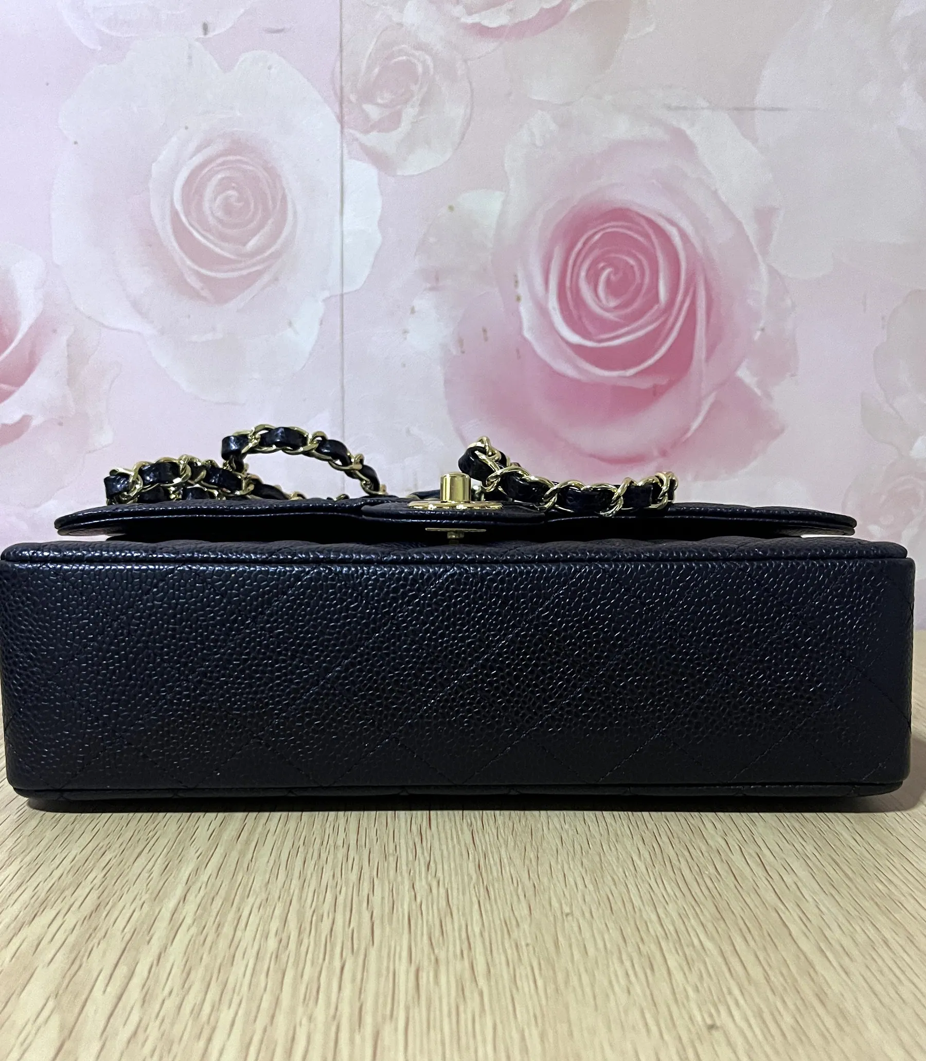 ƆC 经典鱼子酱翻盖包 中号 25cm