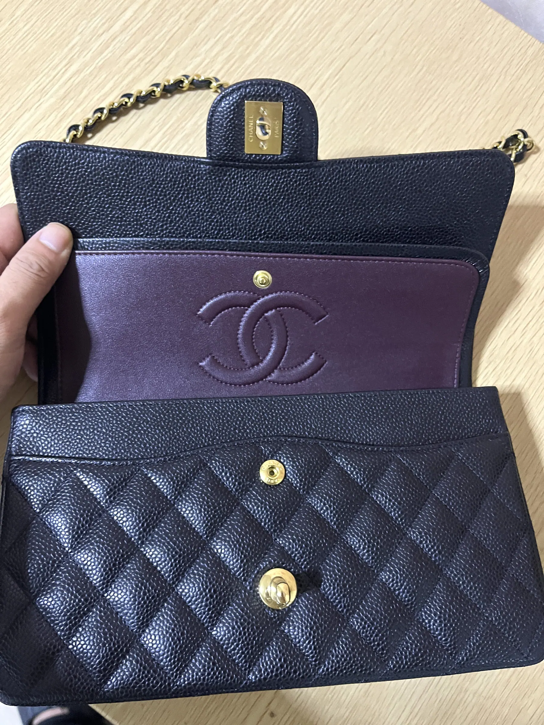 ƆC 经典鱼子酱翻盖包 中号 25cm