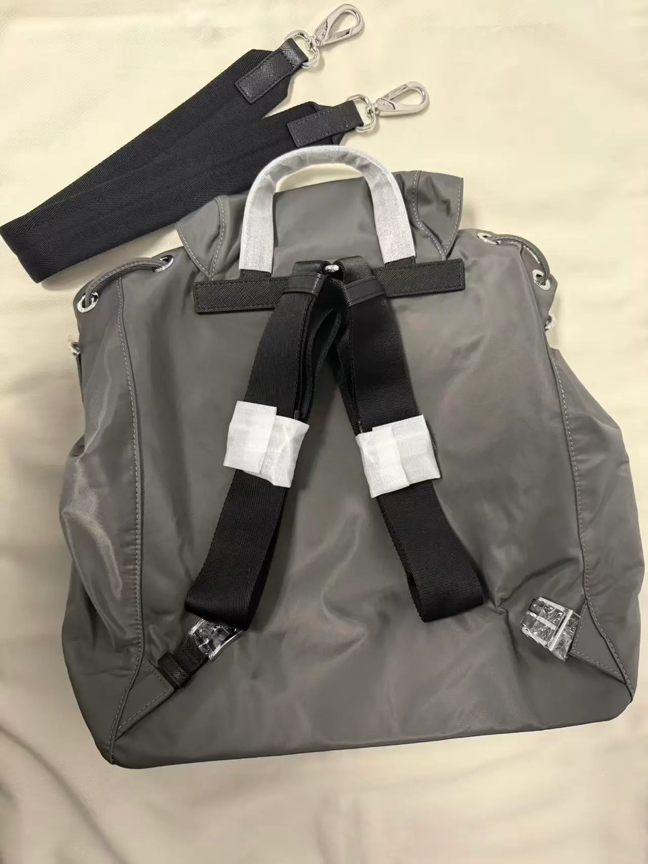普拉达 Re-Nylon 双肩背包 2VZ110 34x39x15cm