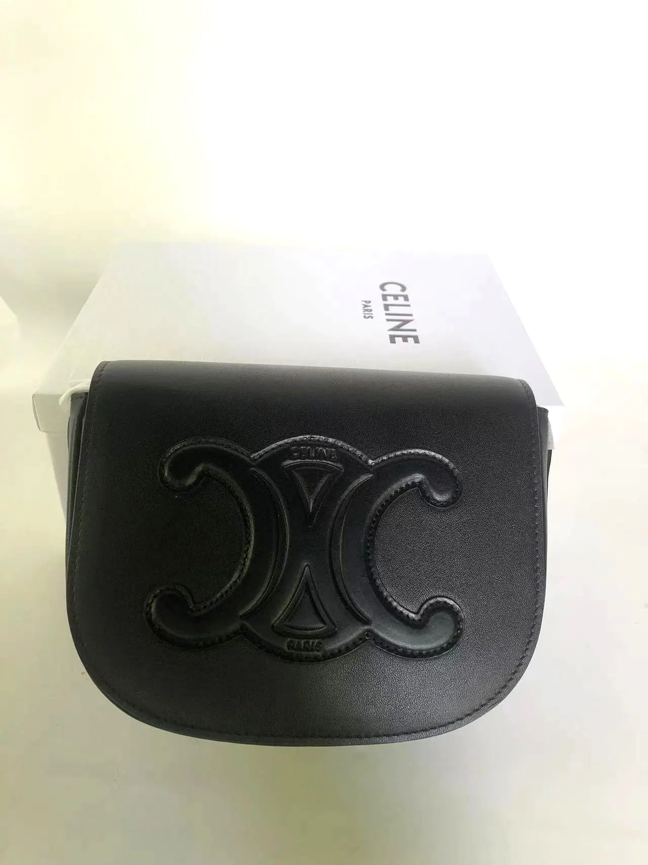 Celine Cuir Triomphe Folco 斜挎包 198263 18.5×8×15
