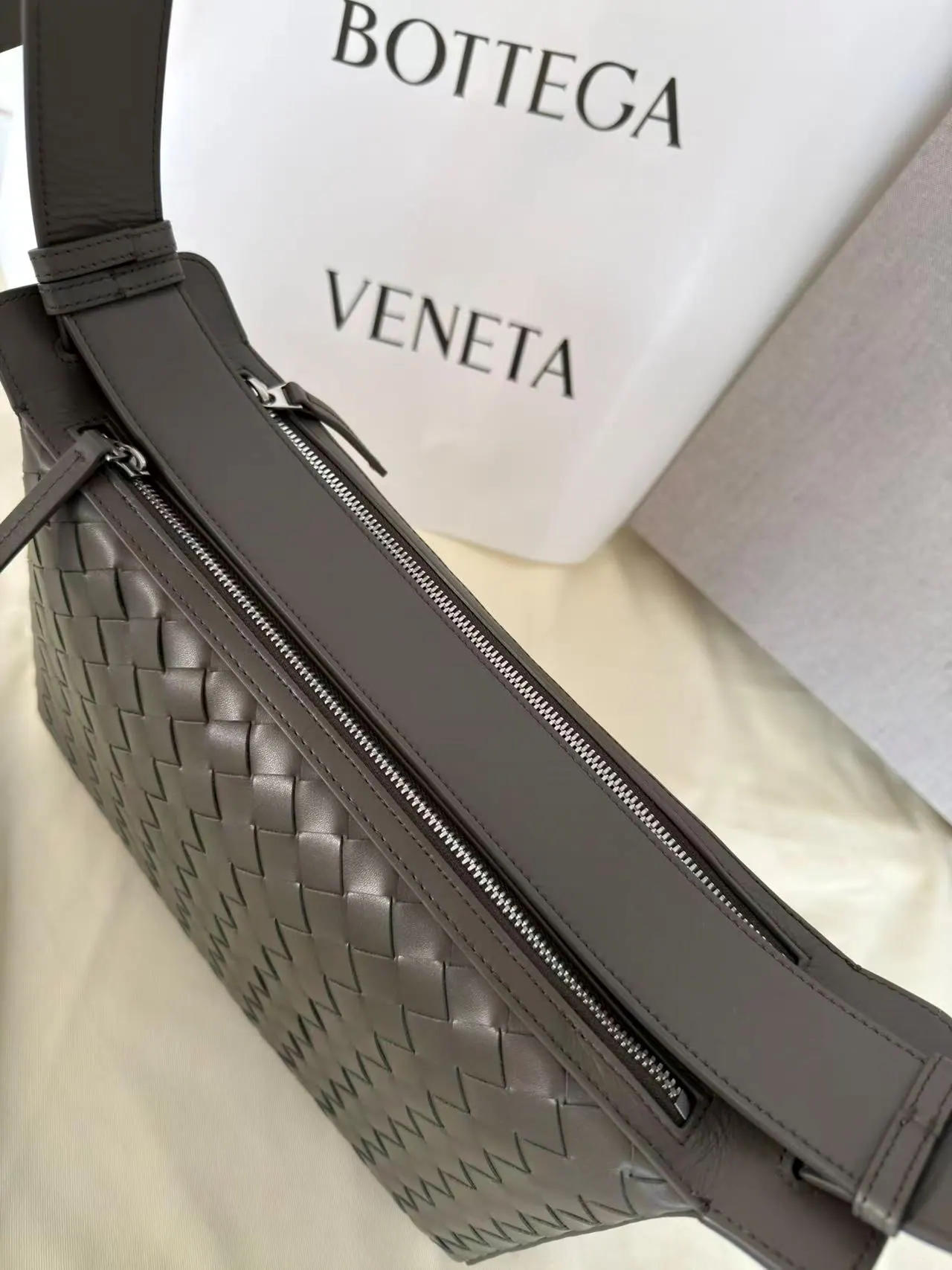 Bottega Veneta Tribeca 顶部提手包 836016 30.5*20*9cm