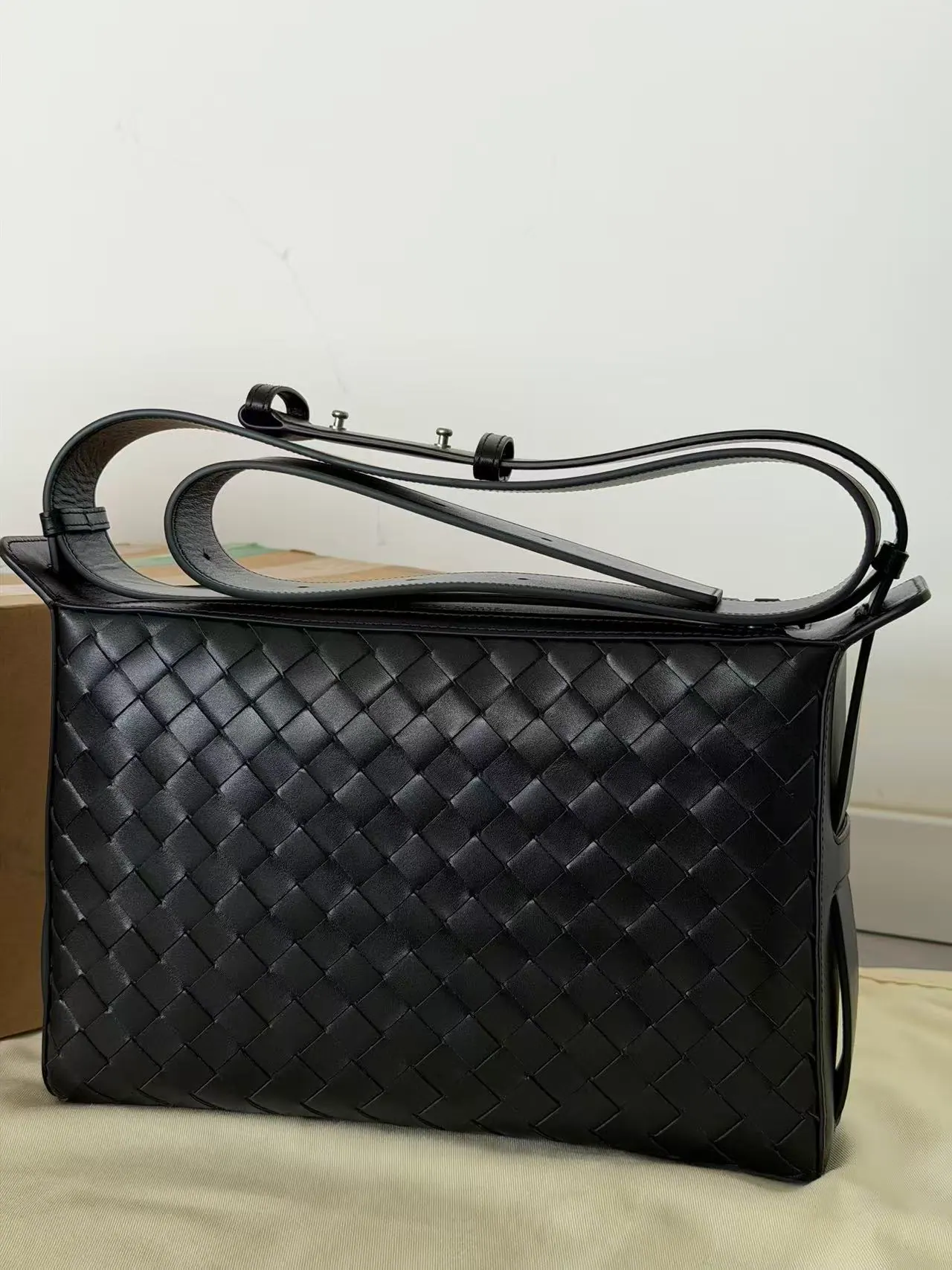 葆蝶家 Tribeca 顶部提手包 836016 30.5*20*9cm