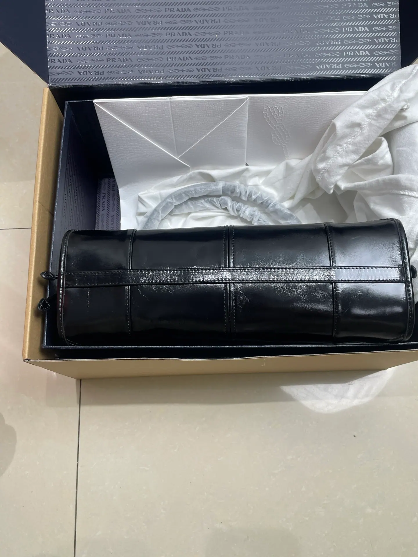 普拉达中号皮革手提包 1BA426 32x15x13cm