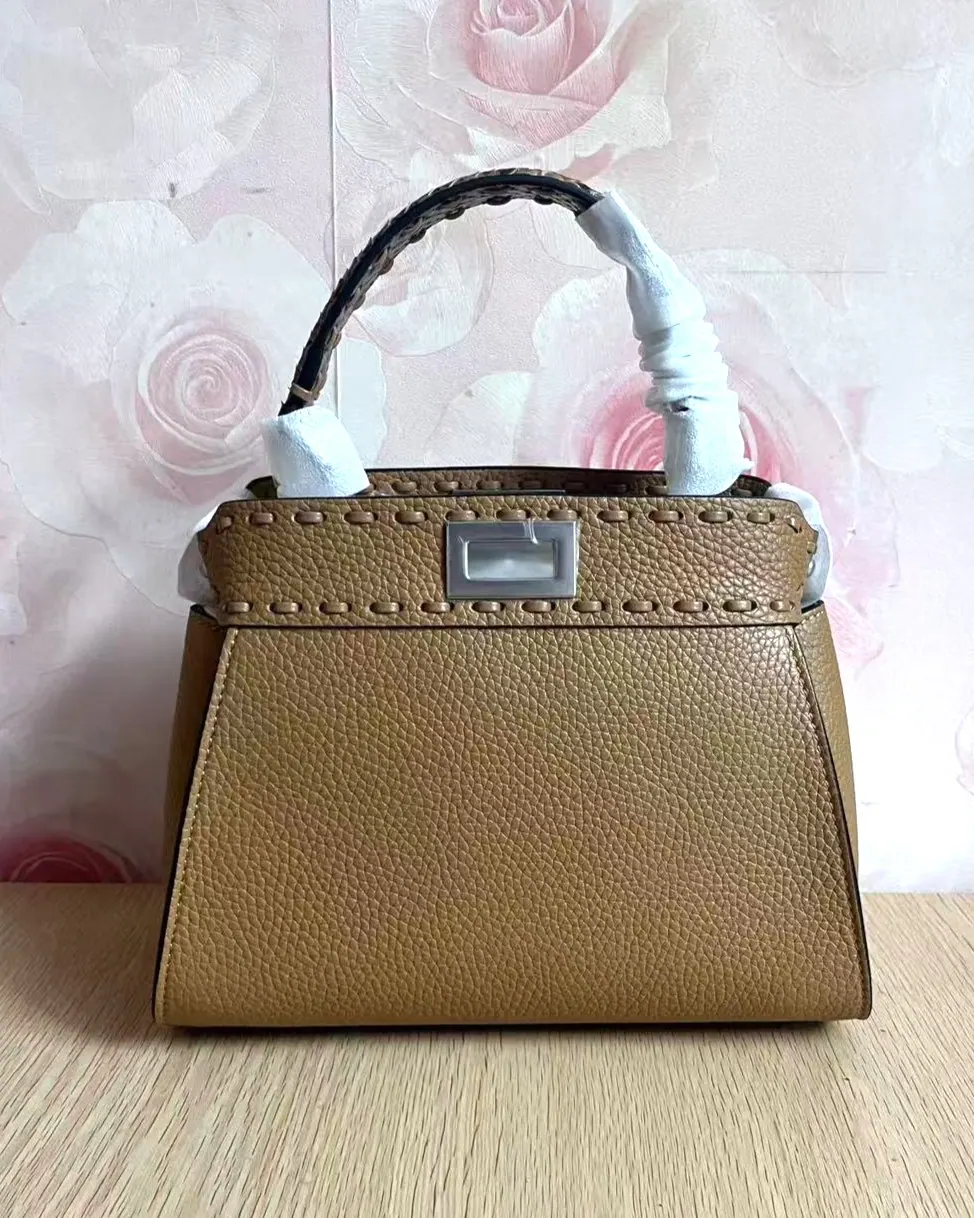 FENDI 迷你 Peekaboo 18 x 11 x 23 cm