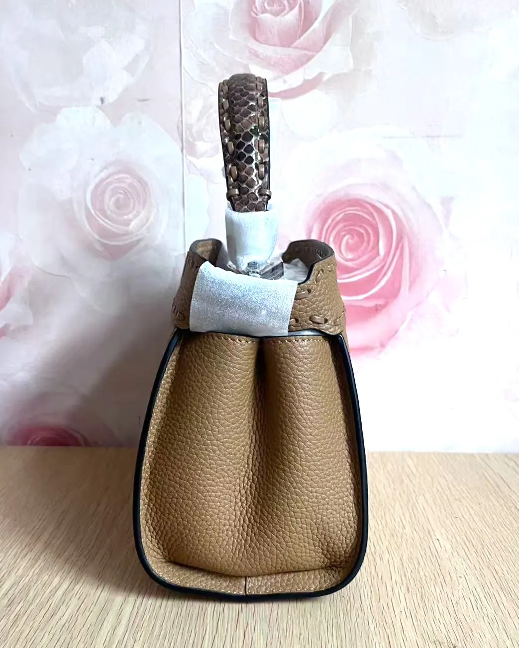 FENDI 迷你 Peekaboo 18 x 11 x 23 cm