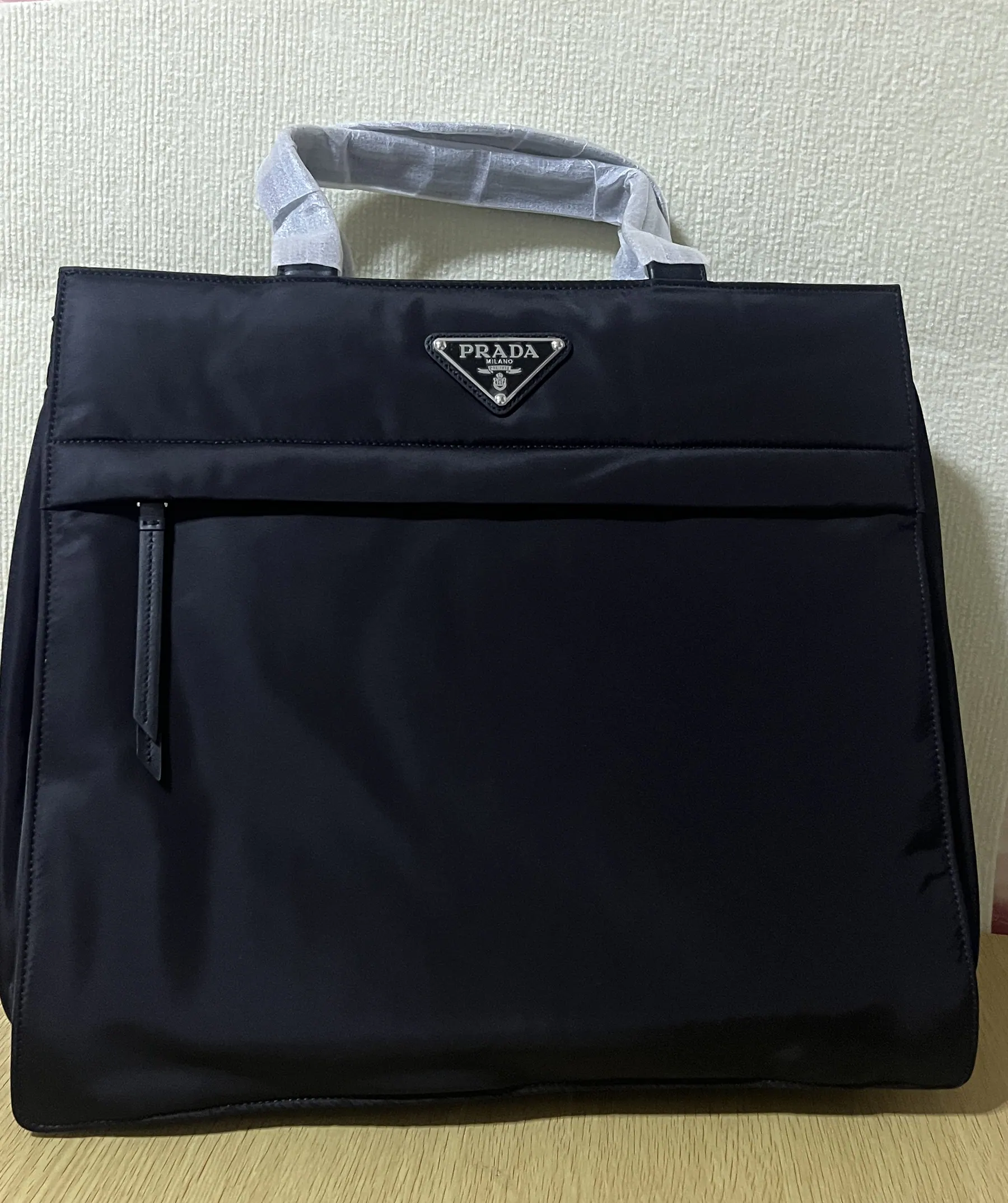普拉达三角标志 Re-Nylon 皮革托特包 2VG076 38x36x14cm