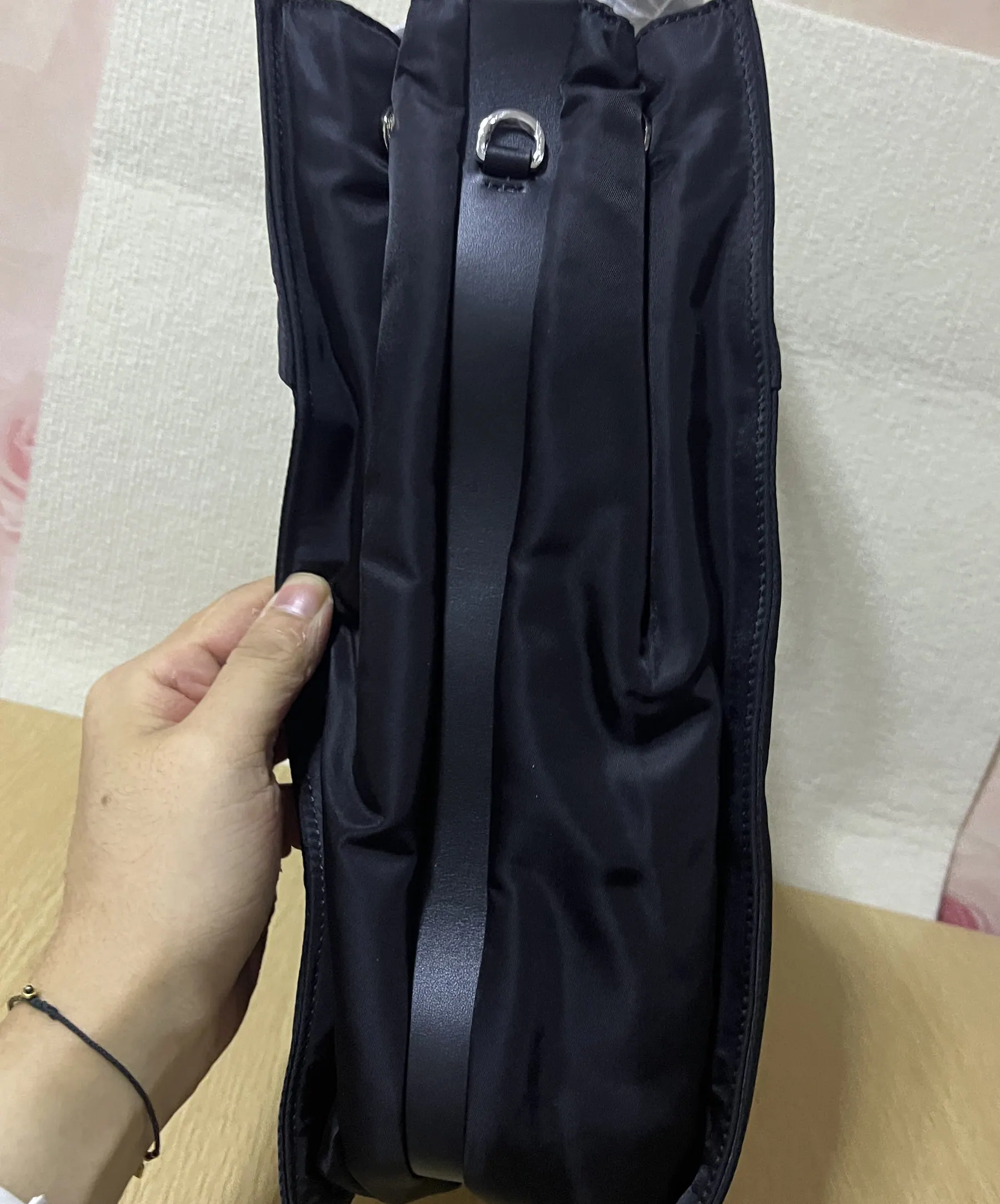 普拉达三角标志 Re-Nylon 皮革托特包 2VG076 38x36x14cm