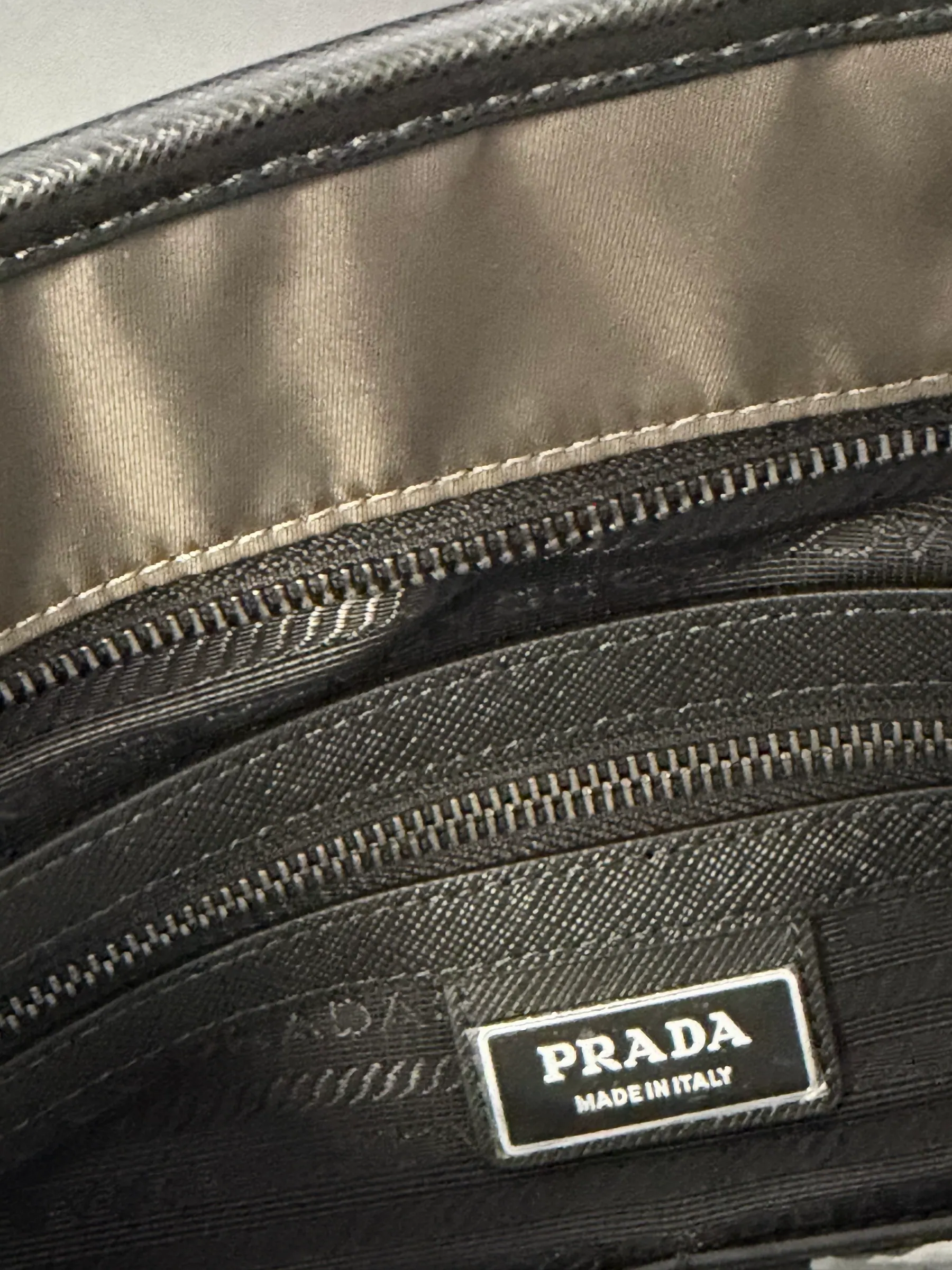 Prada Re-Nylon 托特包 2BG860 34x34.5cmX7cm