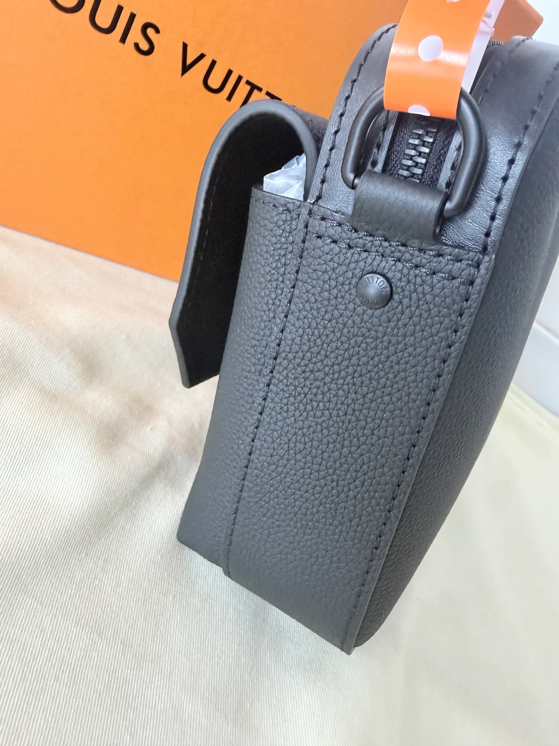 M22482 Fastline 邮差包 23.5 x 18 x 7cm
