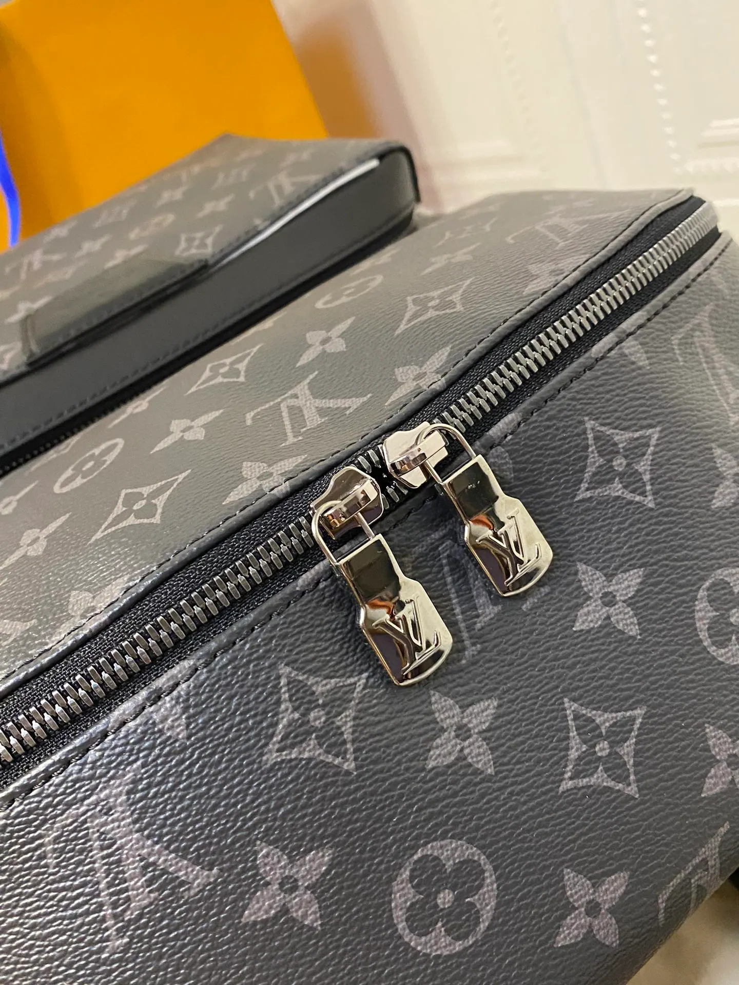 路易威登 Discovery 双肩包 PM M43186 30.0 x 40.0 x 20.0cm
