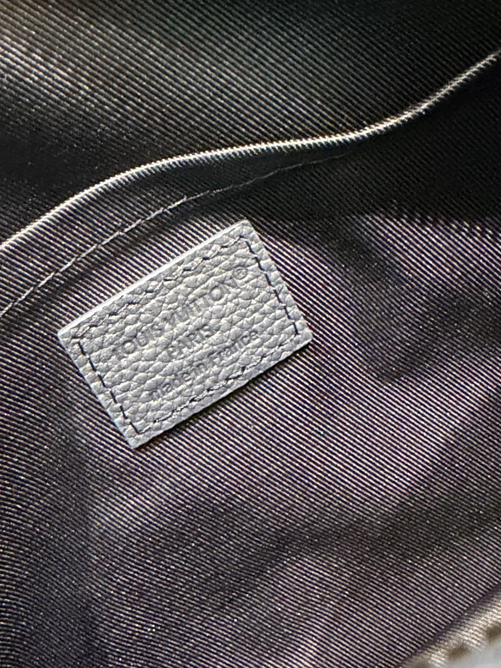 路易威登 M15260 登机邮差包 33 x 29 x 12cm