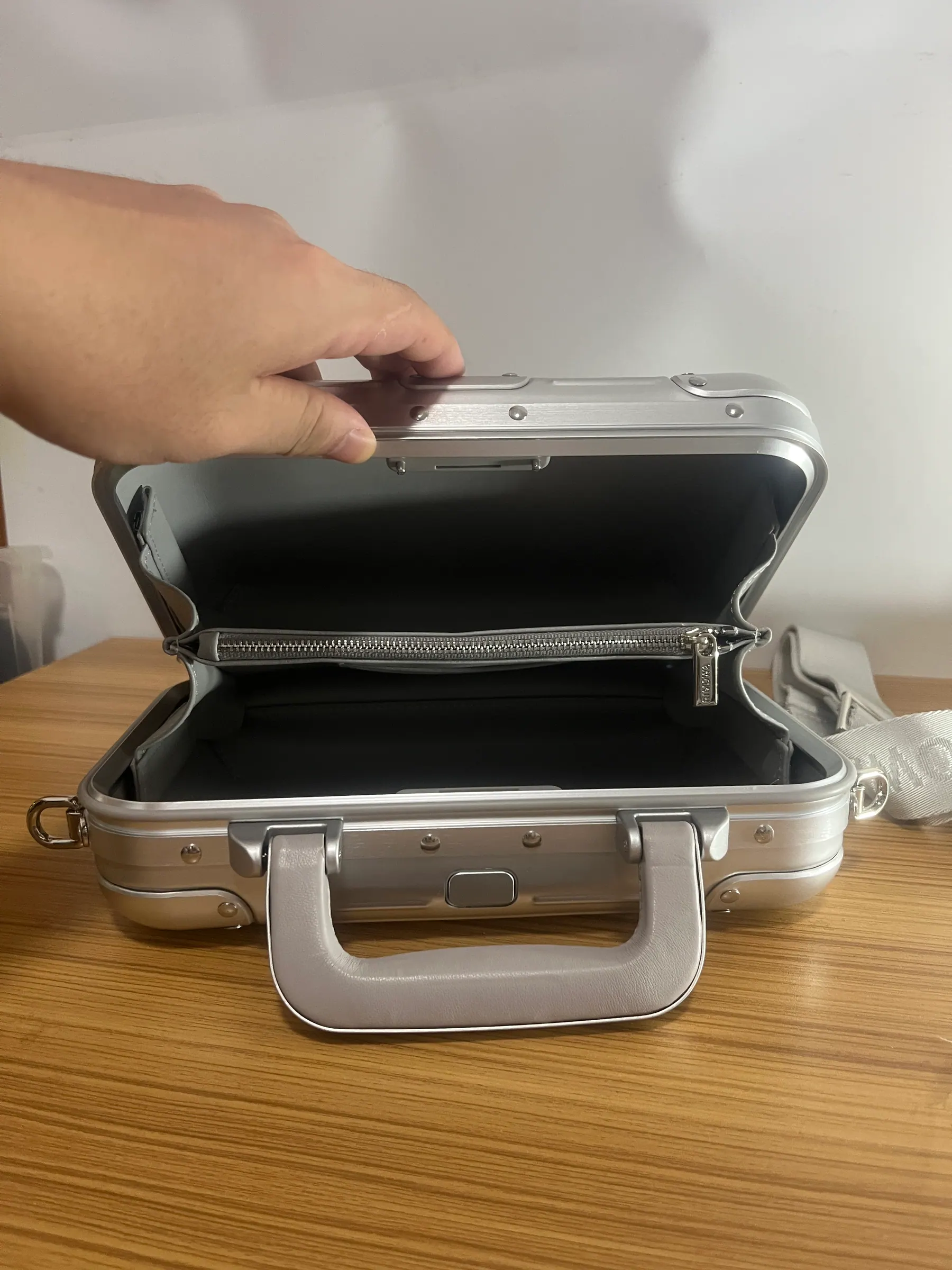RIMOWA Original Bag 铝镁合金 19号斜挎包