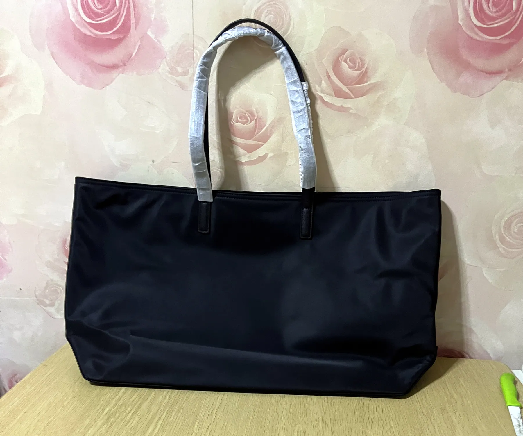 普拉达 Re-Edition 1978 中号再生尼龙托特包 1BG555 35x26x15cm