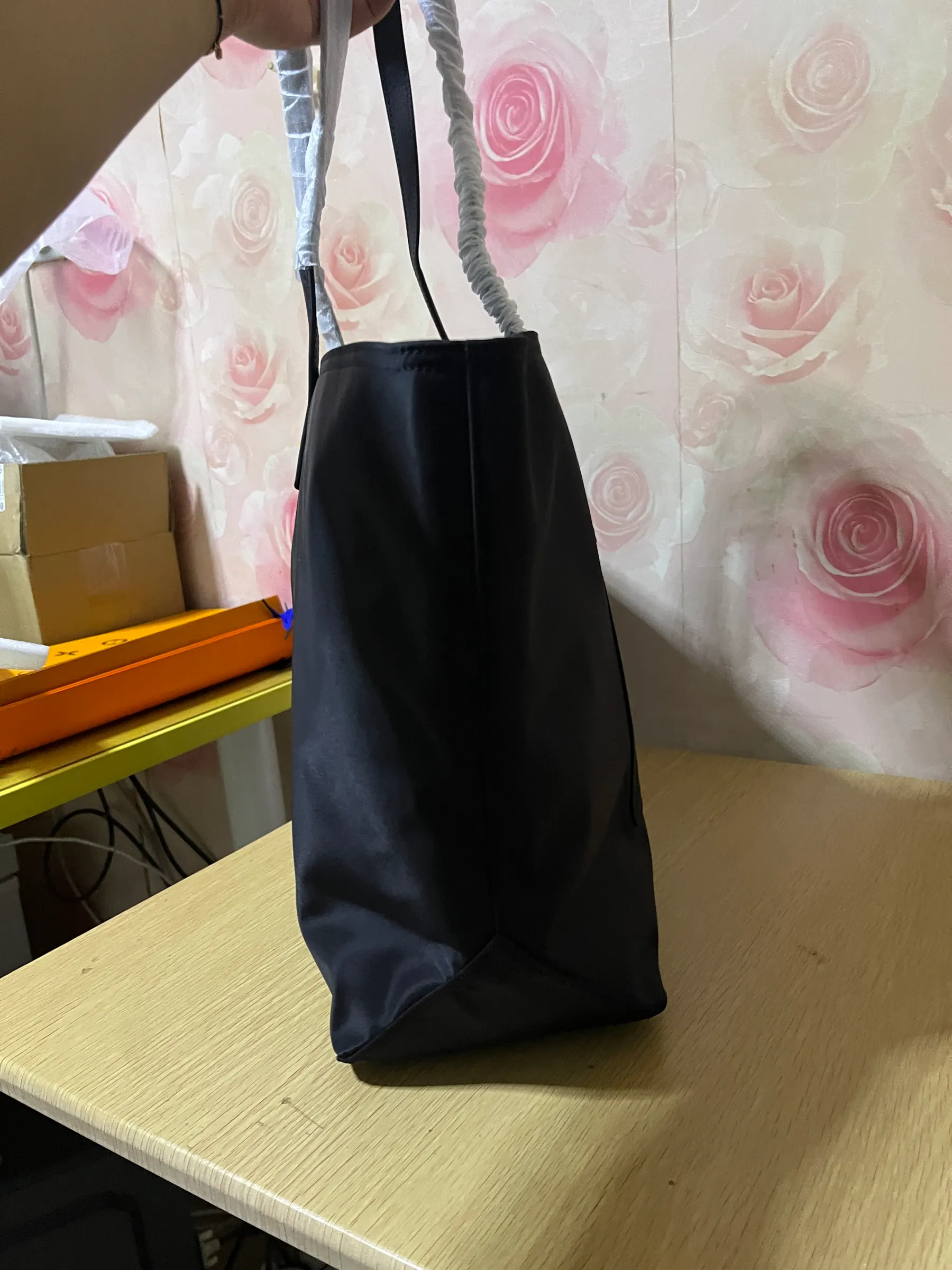 普拉达 Re-Edition 1978 中号再生尼龙托特包 1BG555 35x26x15cm