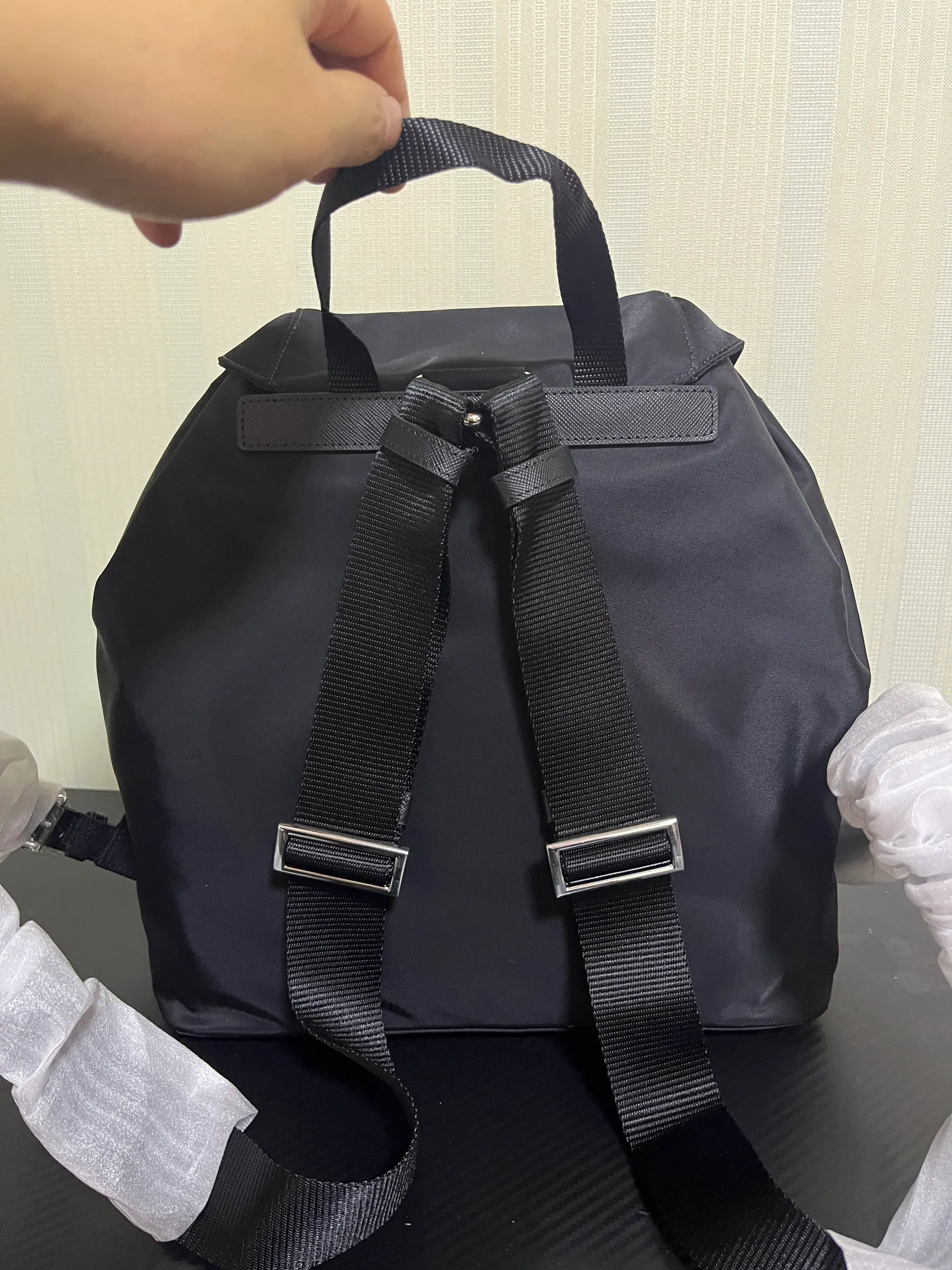 普拉达 Re-Nylon 双肩包 1BZ811 30x32x15cm