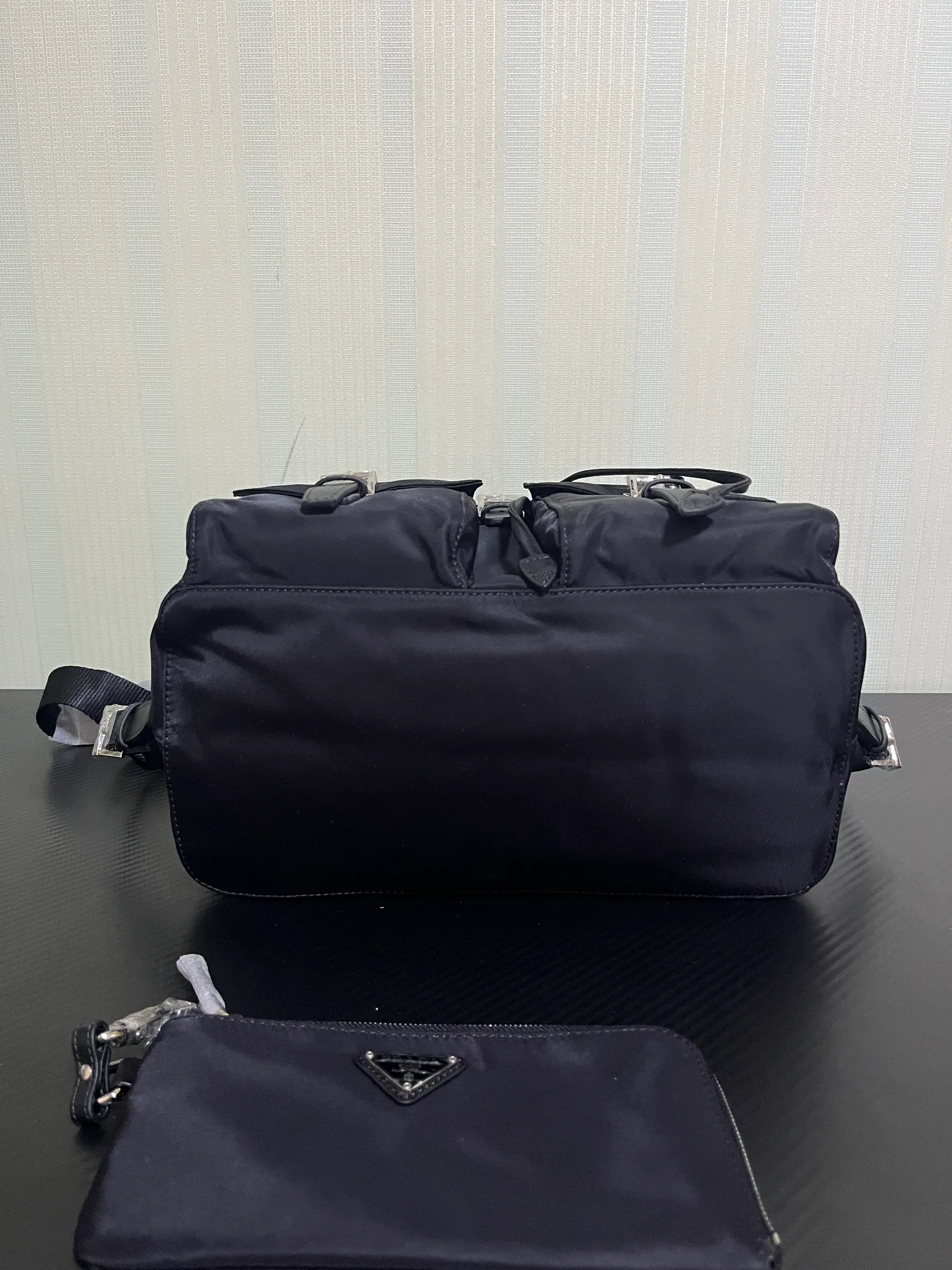 普拉达 Re-Nylon 双肩包 1BZ811 30x32x15cm