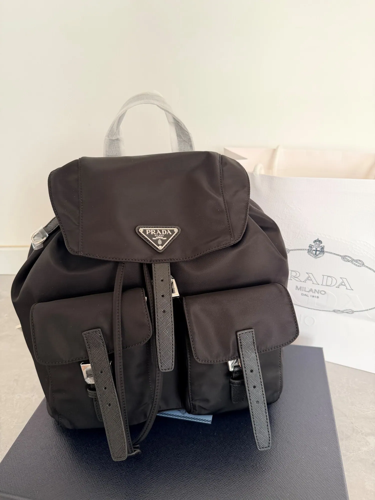 普拉达 Re-Nylon 双肩包 1BZ811 30x32x15cm