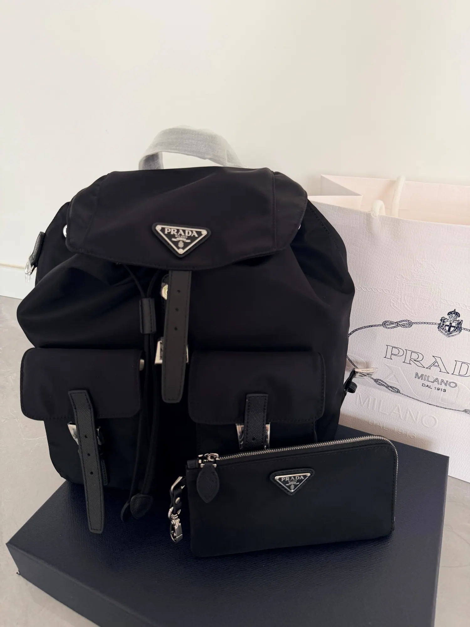 普拉达 Re-Nylon 双肩包 1BZ811 30x32x15cm