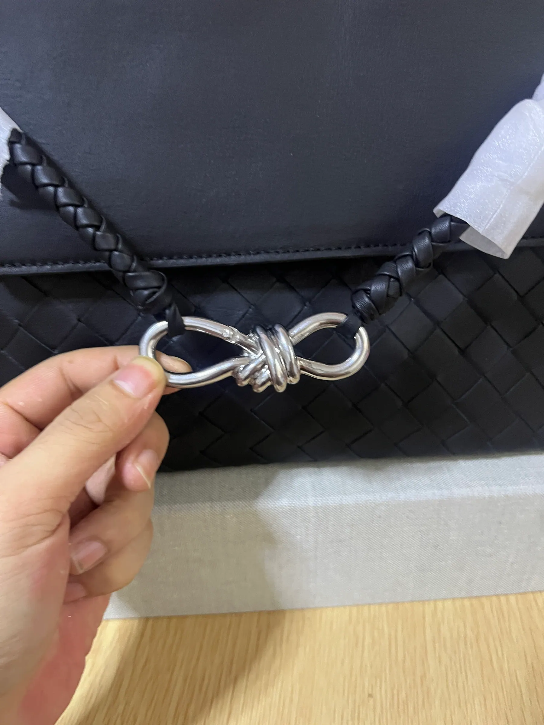 Bottega Veneta Small Andiamo 斜挎包 815781 29x20x13cm