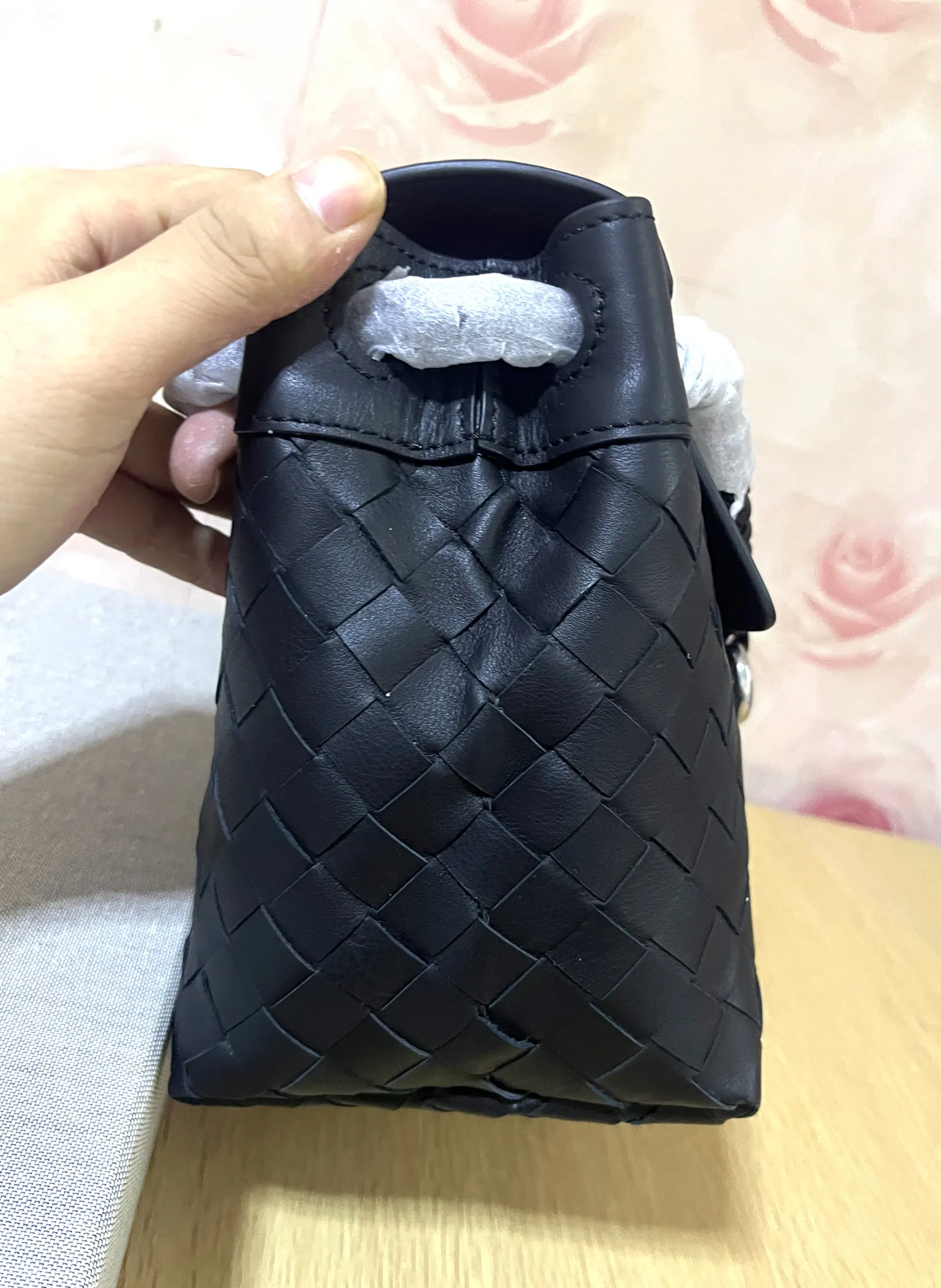 Bottega Veneta Small Andiamo 斜挎包 815781 29x20x13cm