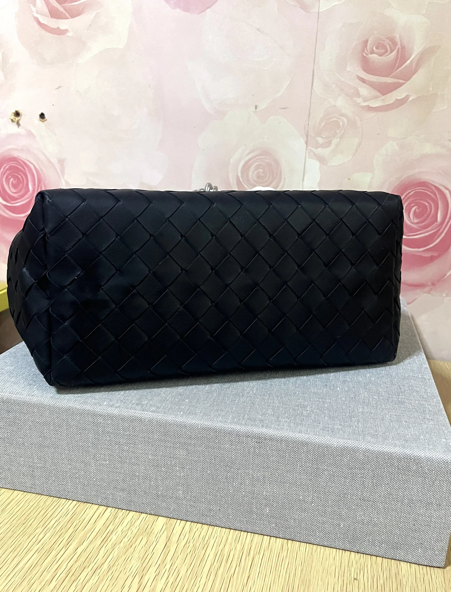 Bottega Veneta Small Andiamo 斜挎包 815781 29x20x13cm