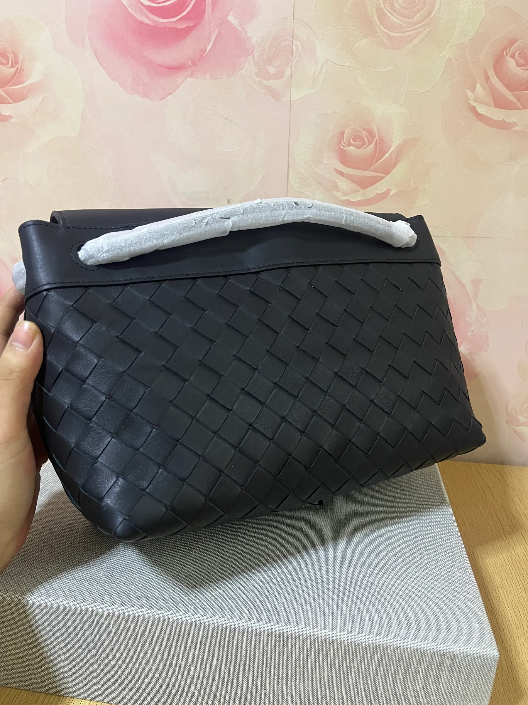 Bottega Veneta Small Andiamo 斜挎包 815781 29x20x13cm