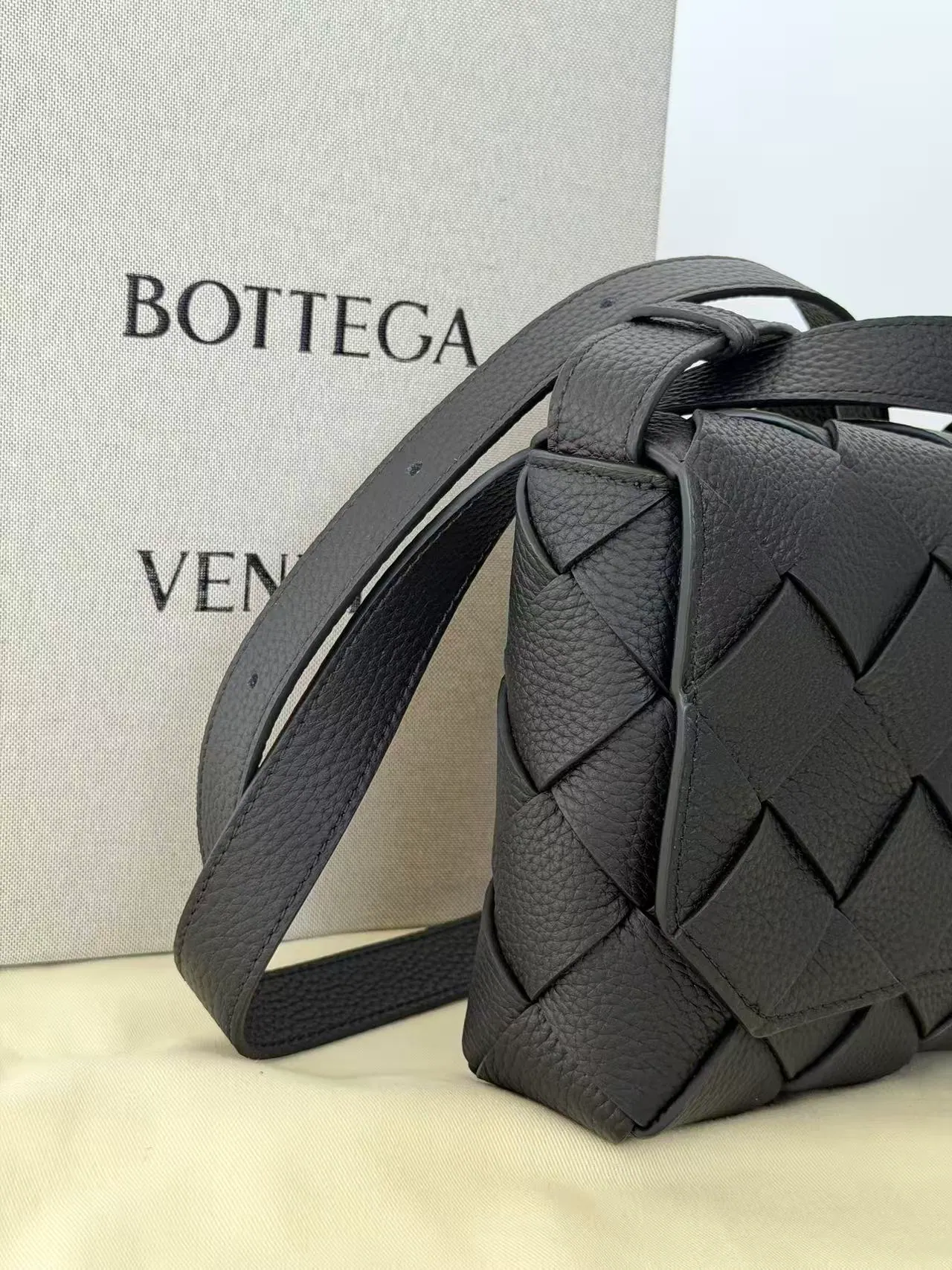 Bottega Veneta Diago 斜挎包 795637 22.5x16.5x5.5cm