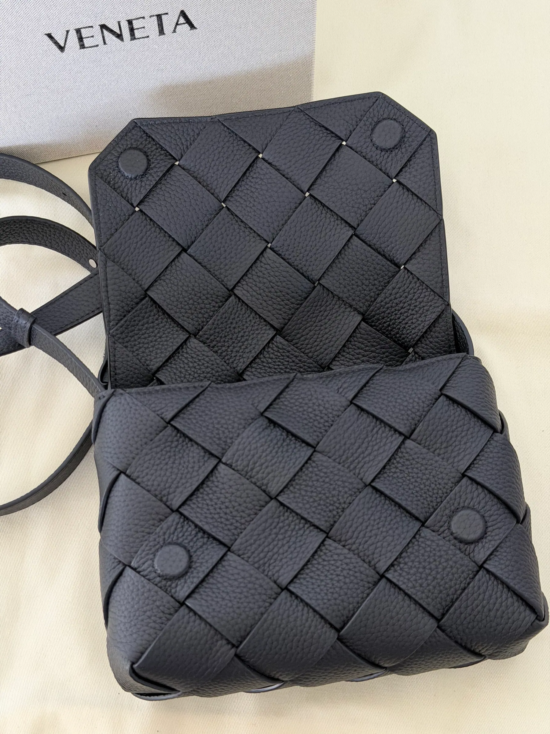 Bottega Veneta Diago 斜挎包 795637 22.5x16.5x5.5cm